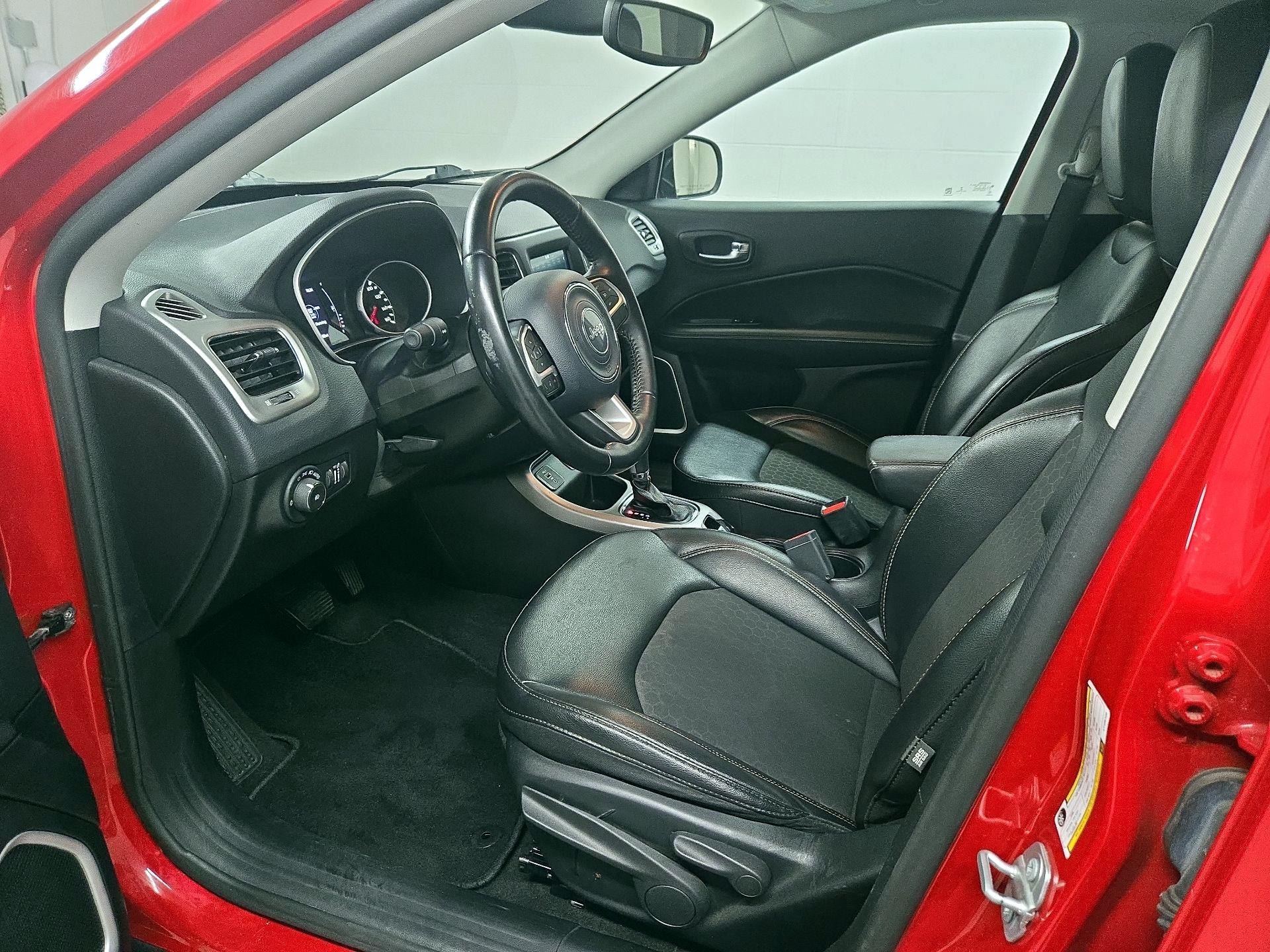 Thumbnail: 2020 Jeep Compass - 11
