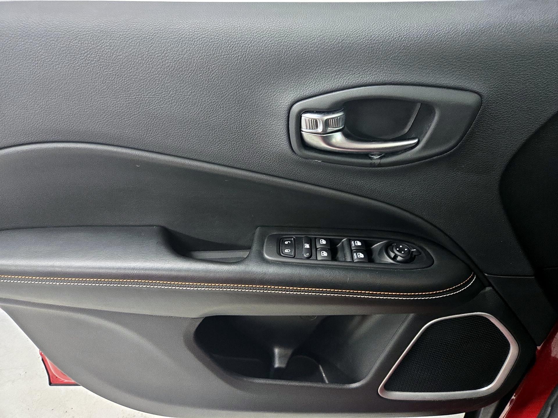 Thumbnail: 2020 Jeep Compass - 12