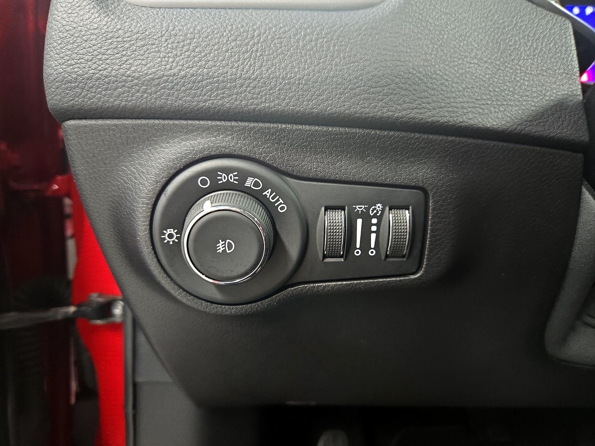Thumbnail: 2020 Jeep Compass - 13