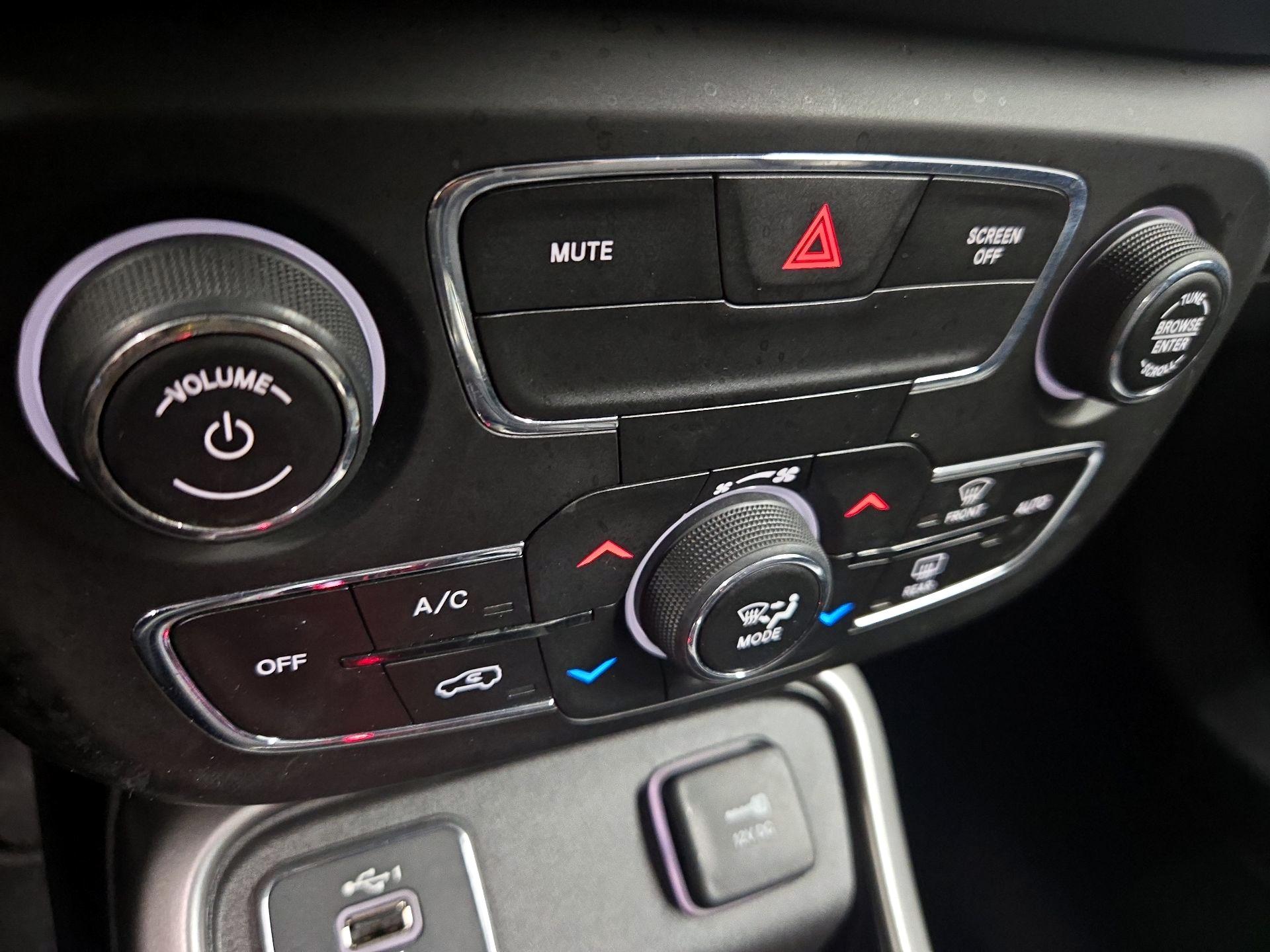 Thumbnail: 2020 Jeep Compass - 16