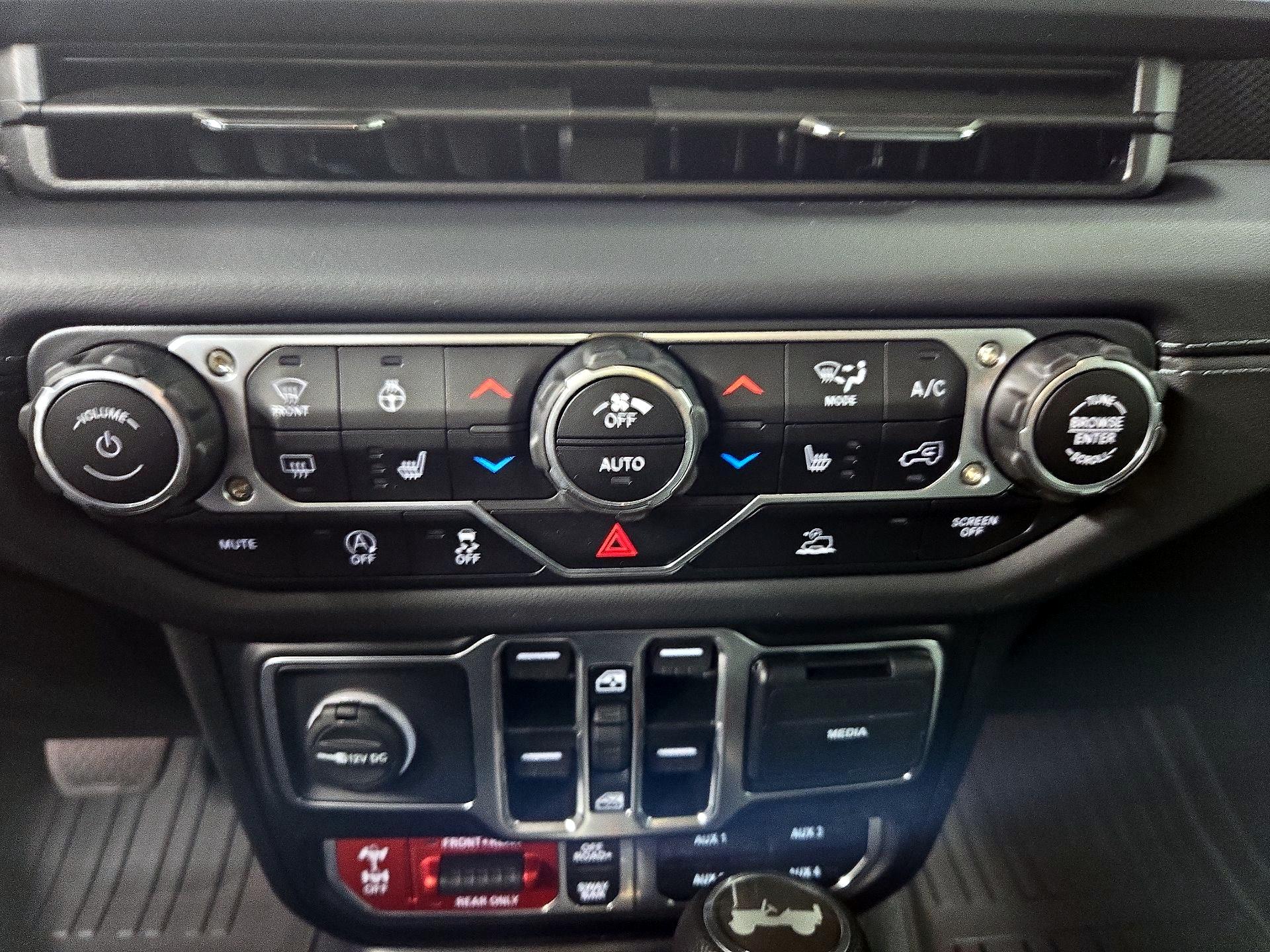 Thumbnail: 2025 Jeep Wrangler - 16