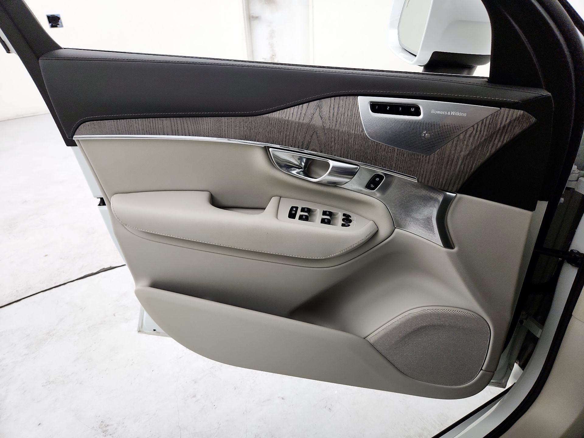 Thumbnail: 2022 Volvo XC90 - 12