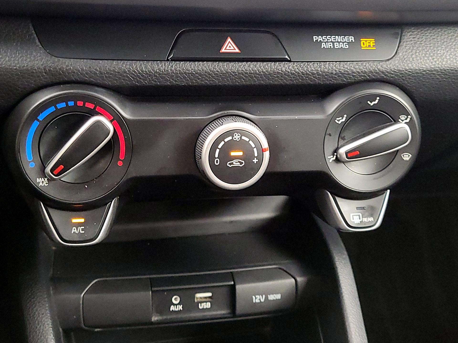 Thumbnail: 2019 Kia Rio - 16