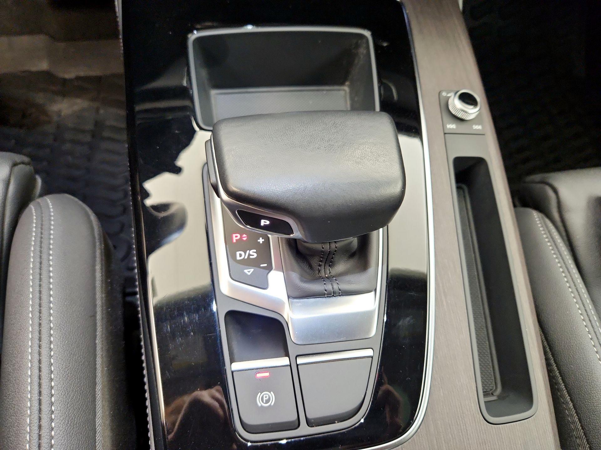 Thumbnail: 2022 Audi Q5 - 18