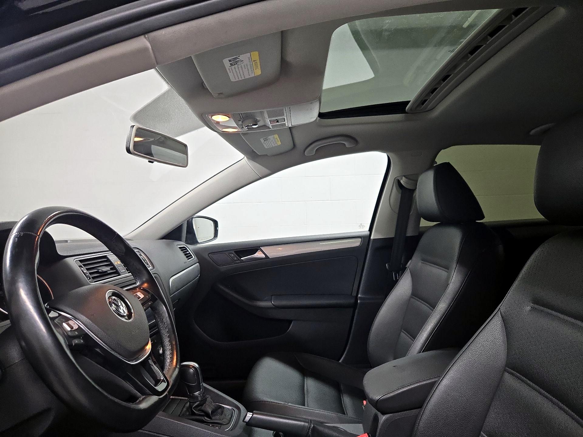 Thumbnail: 2017 Volkswagen Jetta - 19