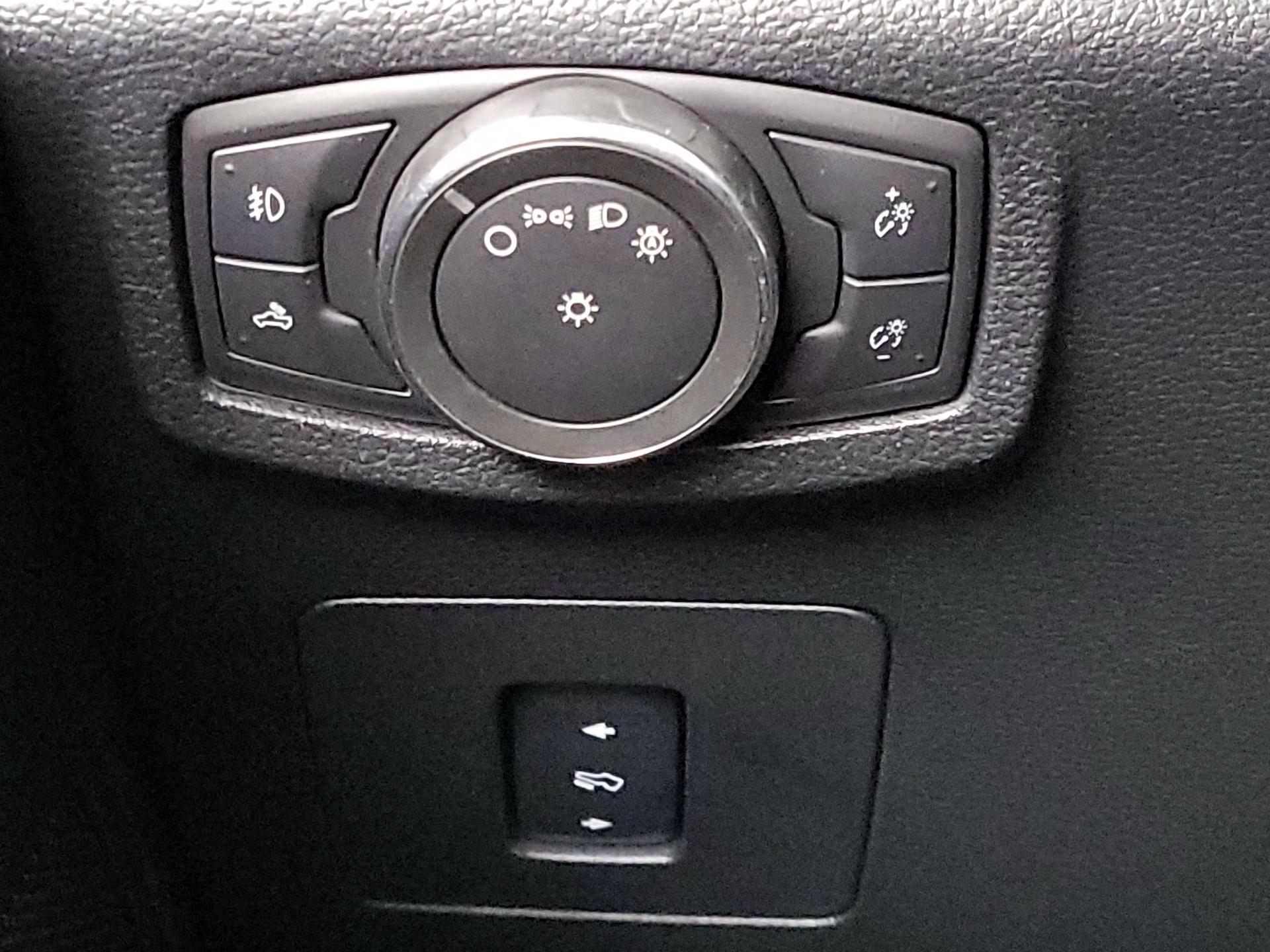 Thumbnail: 2016 Ford F-150 - 13