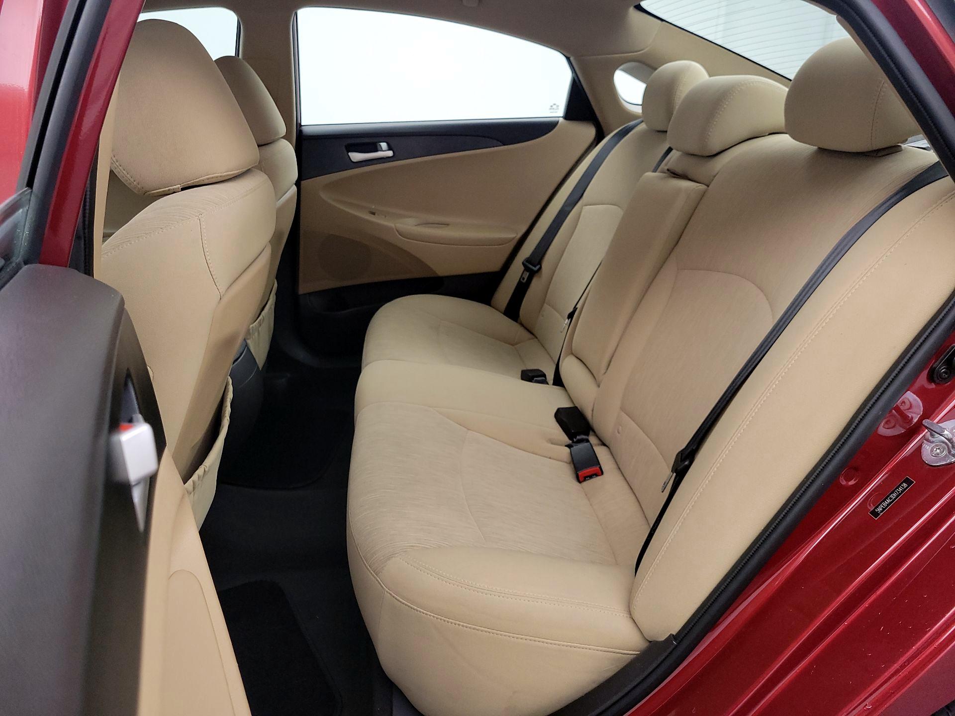 Thumbnail: 2013 Hyundai Sonata - 18