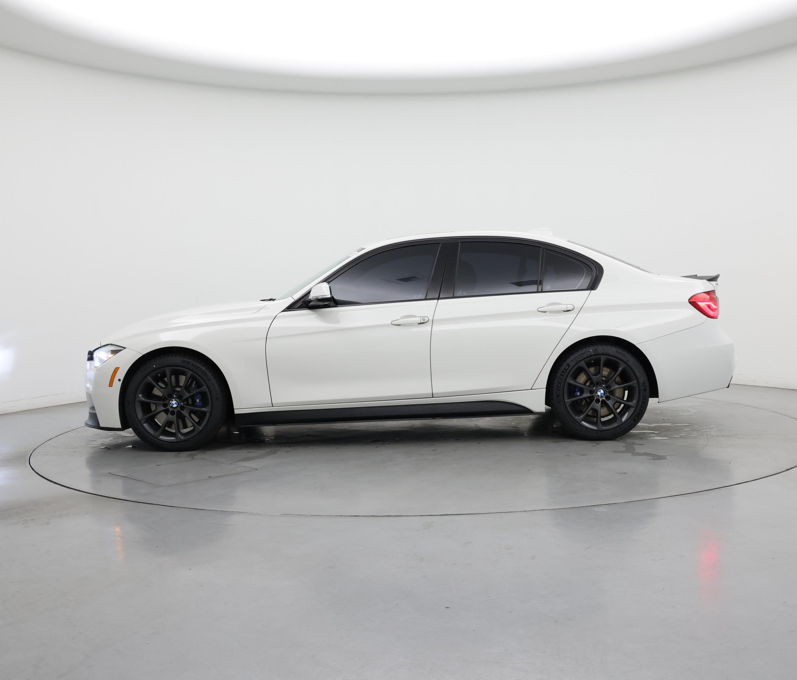 Thumbnail: 2017 BMW 3 Series - 3