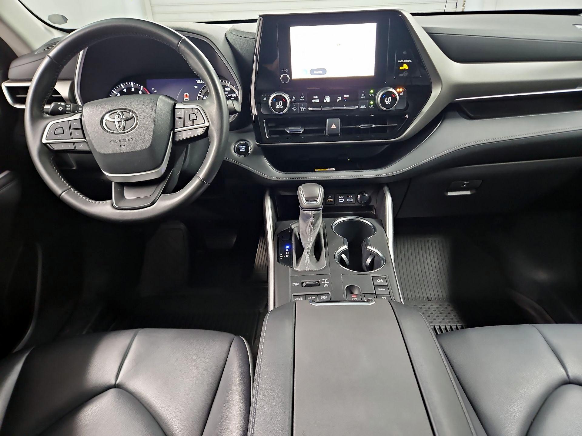 Thumbnail: 2023 Toyota Highlander - 9