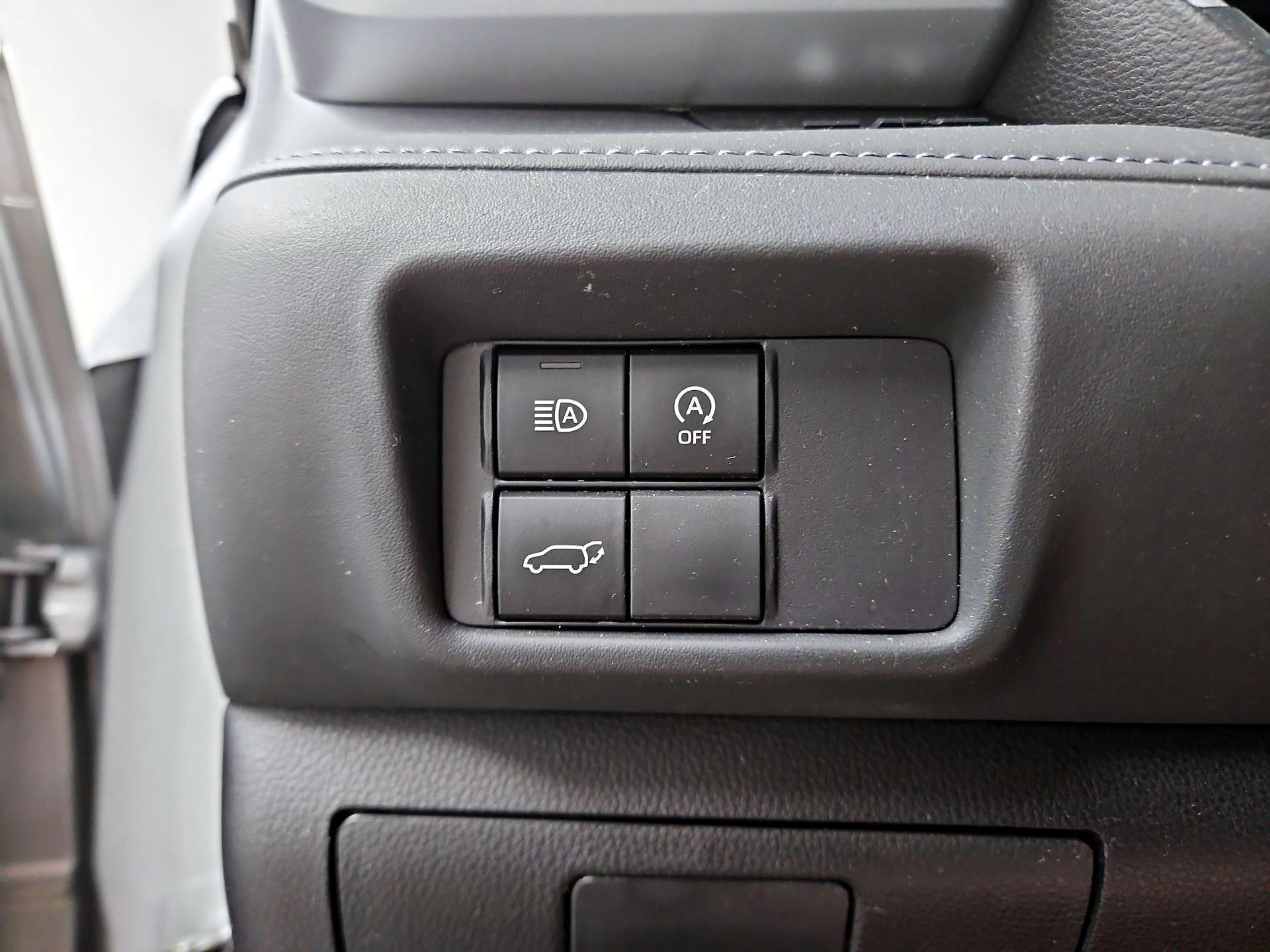 Thumbnail: 2023 Toyota Highlander - 13