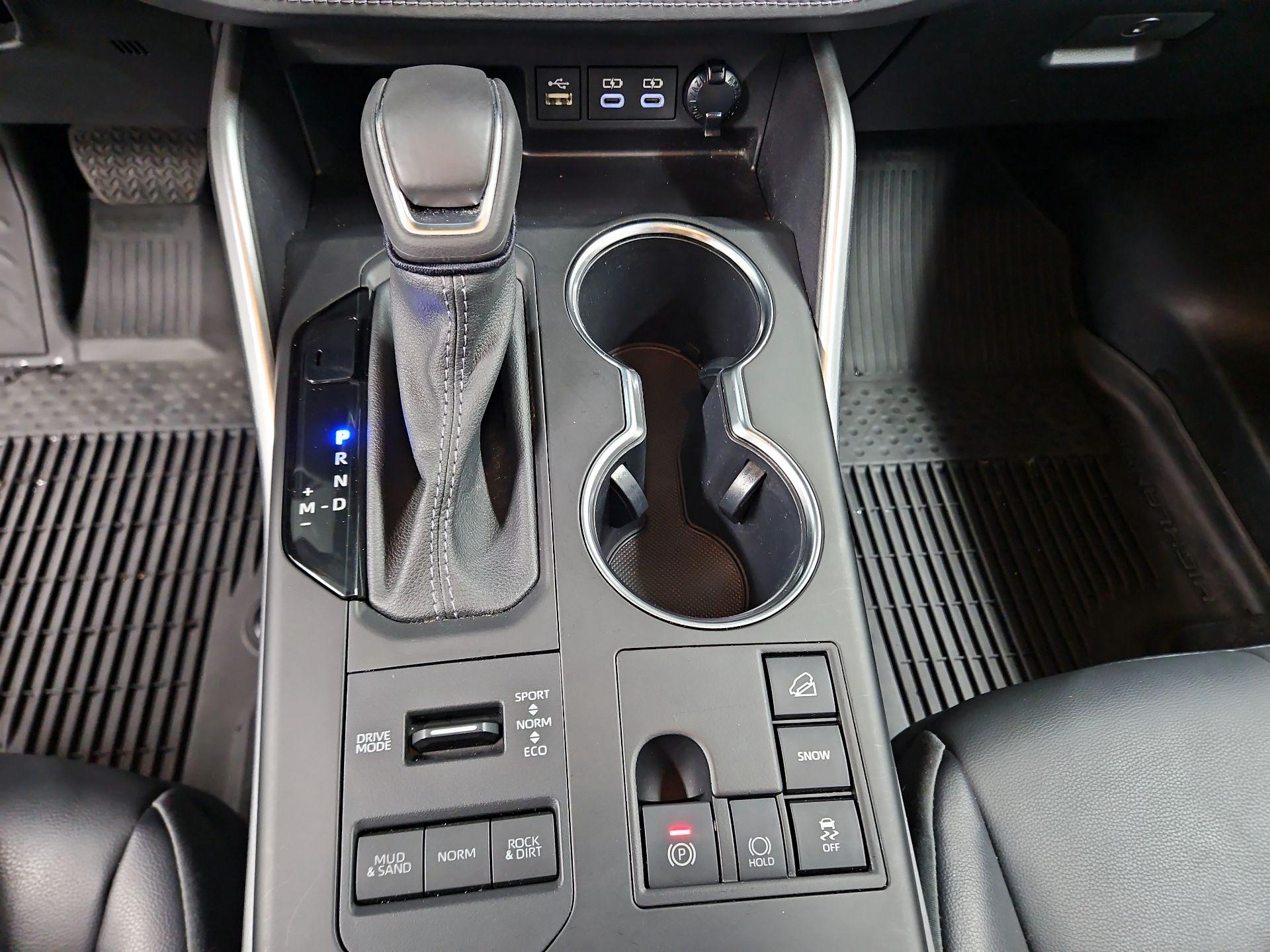 Thumbnail: 2023 Toyota Highlander - 17