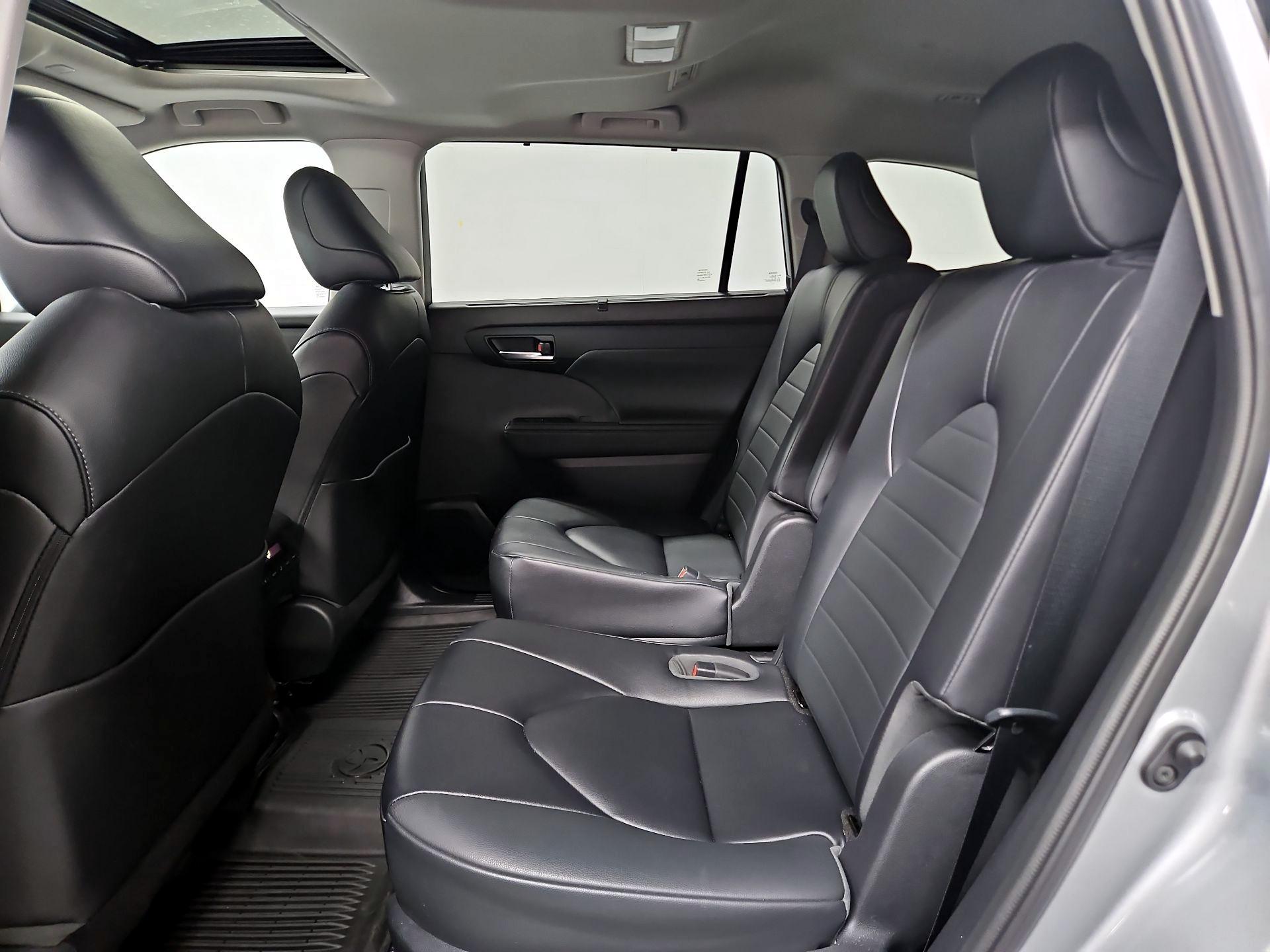 Thumbnail: 2023 Toyota Highlander - 20