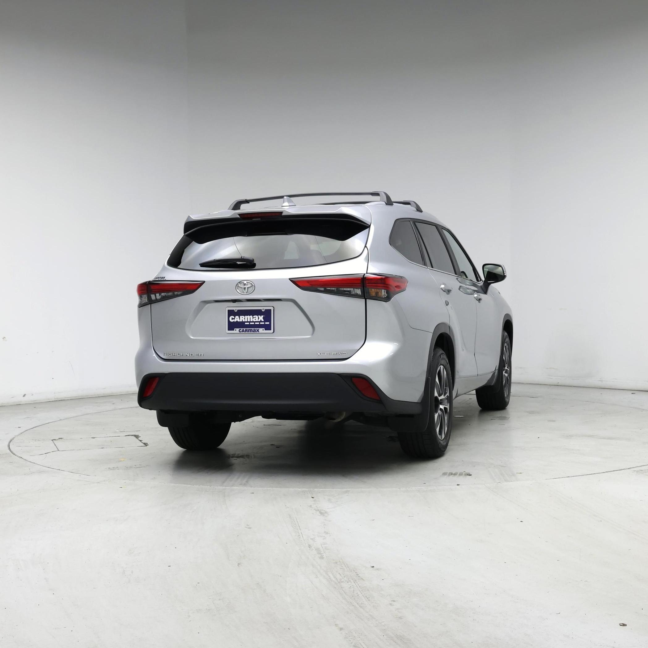 Thumbnail: 2023 Toyota Highlander - 8