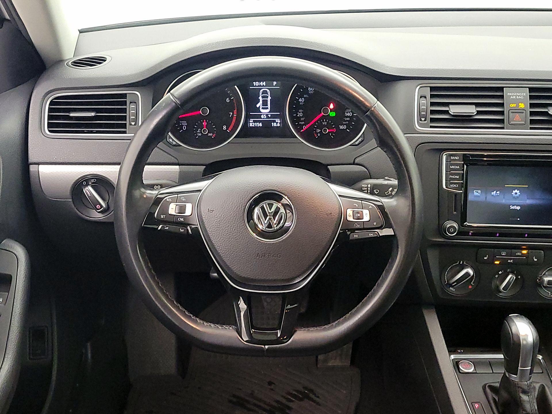 Thumbnail: 2017 Volkswagen Jetta - 10