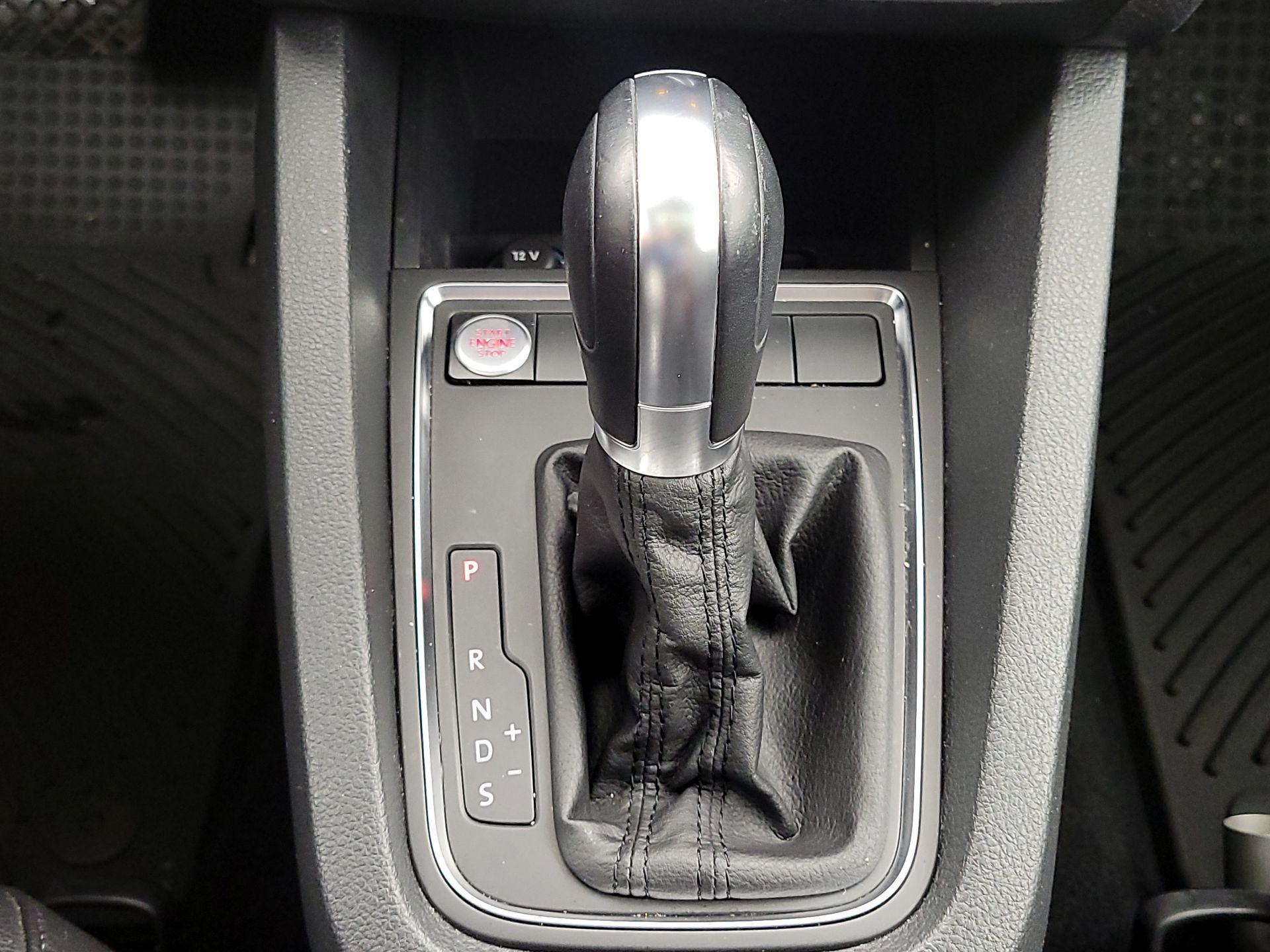 Thumbnail: 2017 Volkswagen Jetta - 17