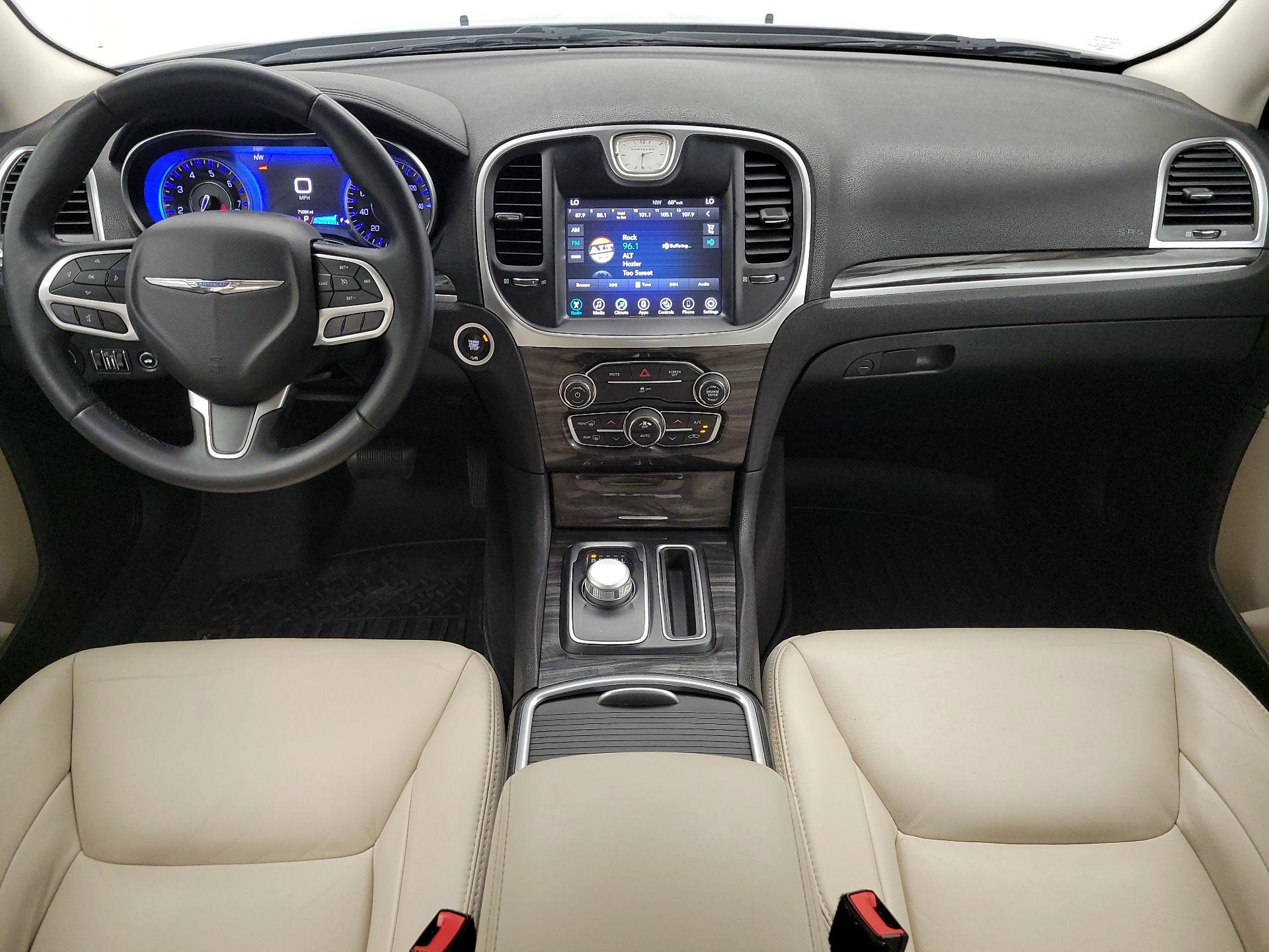 Thumbnail: 2017 Chrysler 300 - 9