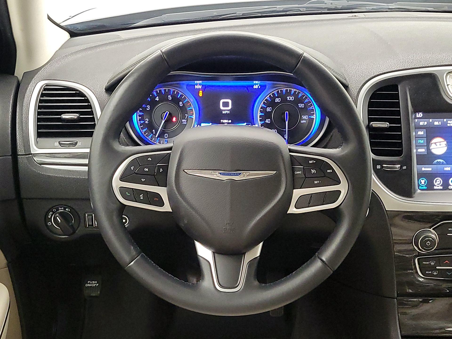 Thumbnail: 2017 Chrysler 300 - 10