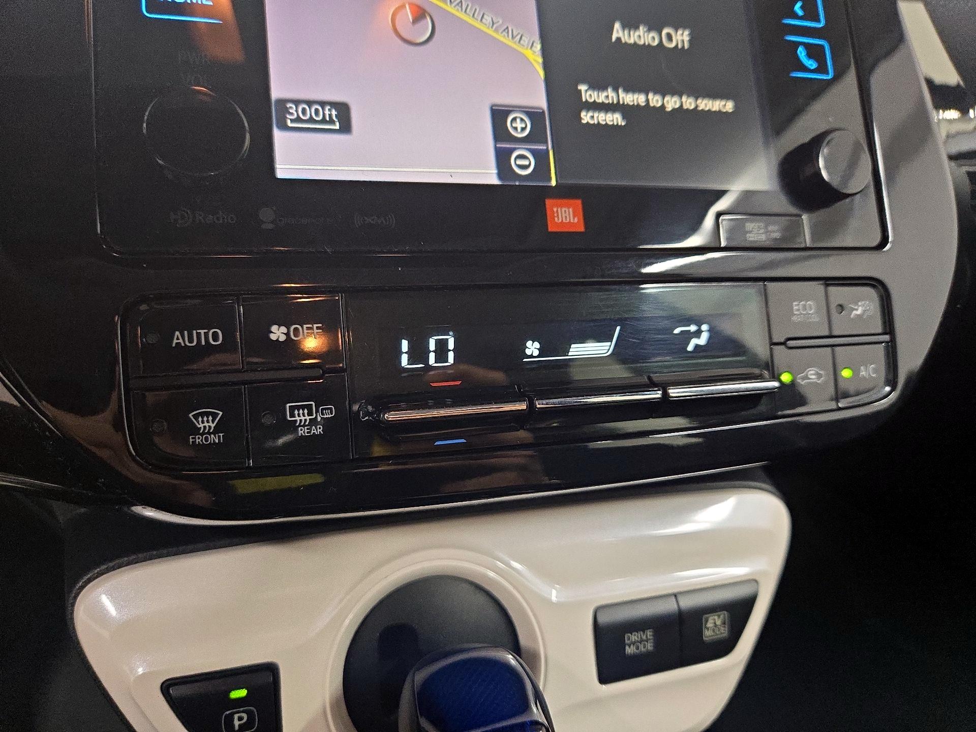 Thumbnail: 2017 Toyota Prius - 17