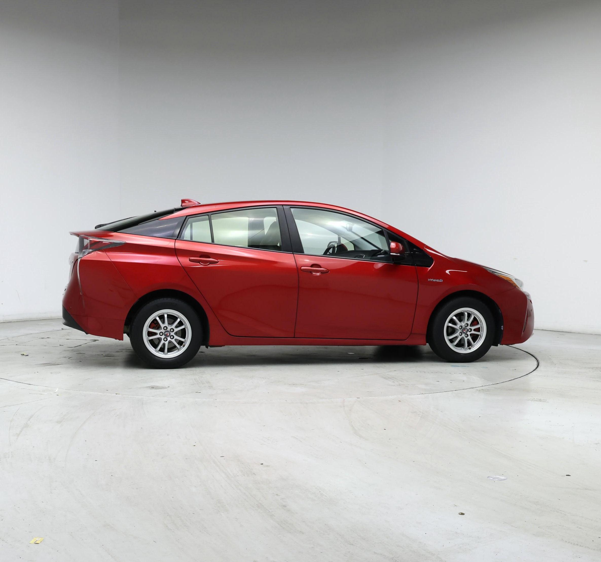 Thumbnail: 2017 Toyota Prius - 7