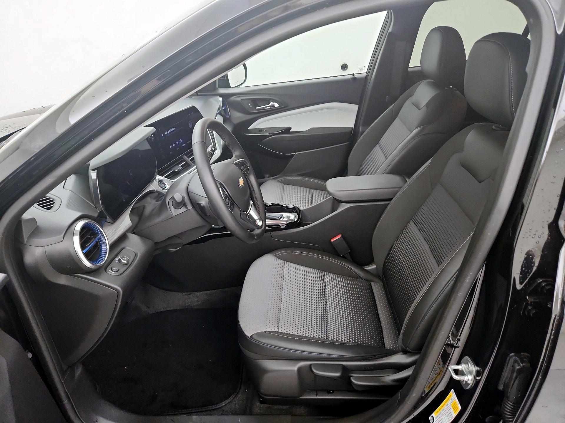 Thumbnail: 2025 Chevrolet Trax - 11