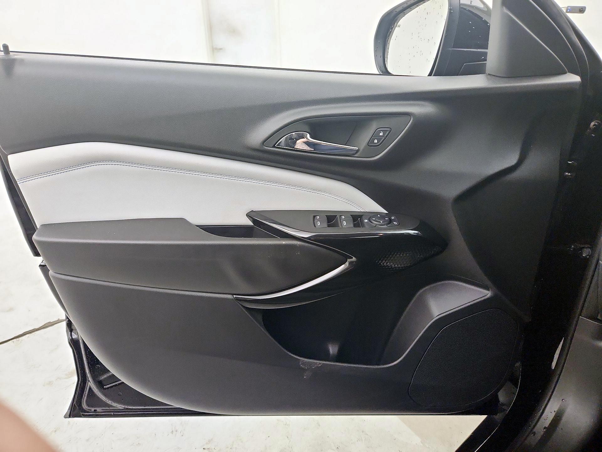 Thumbnail: 2025 Chevrolet Trax - 12