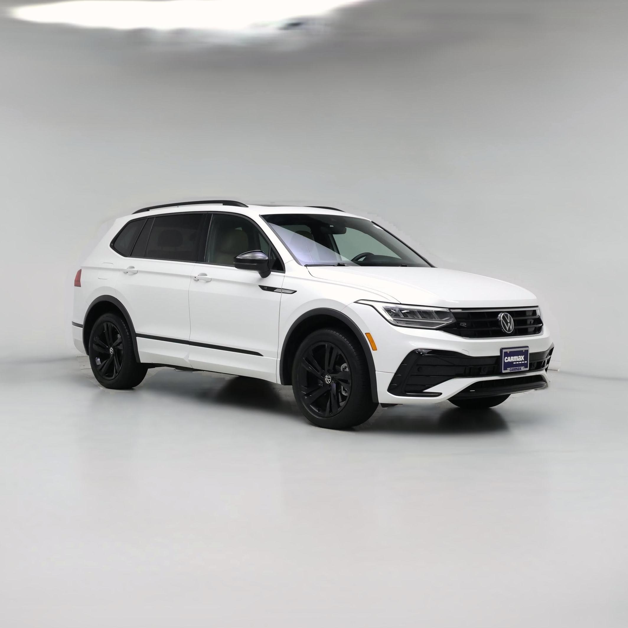 Thumbnail: 2023 Volkswagen Tiguan - 1