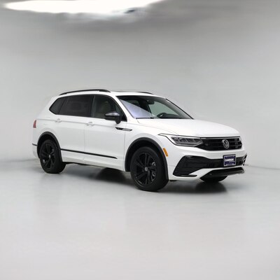 White 2023 Volkswagen Tiguan SE R-Line Black