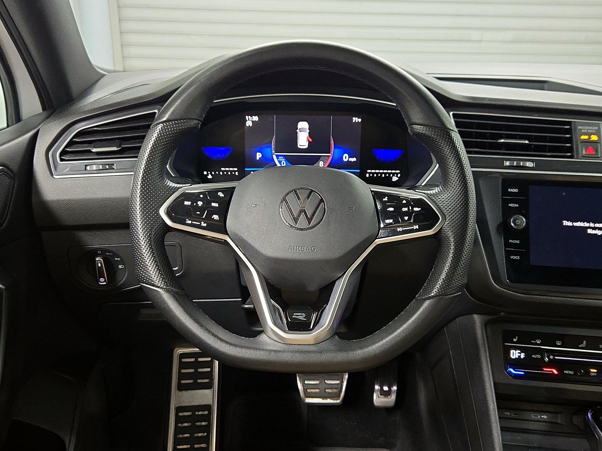 Thumbnail: 2023 Volkswagen Tiguan - 10