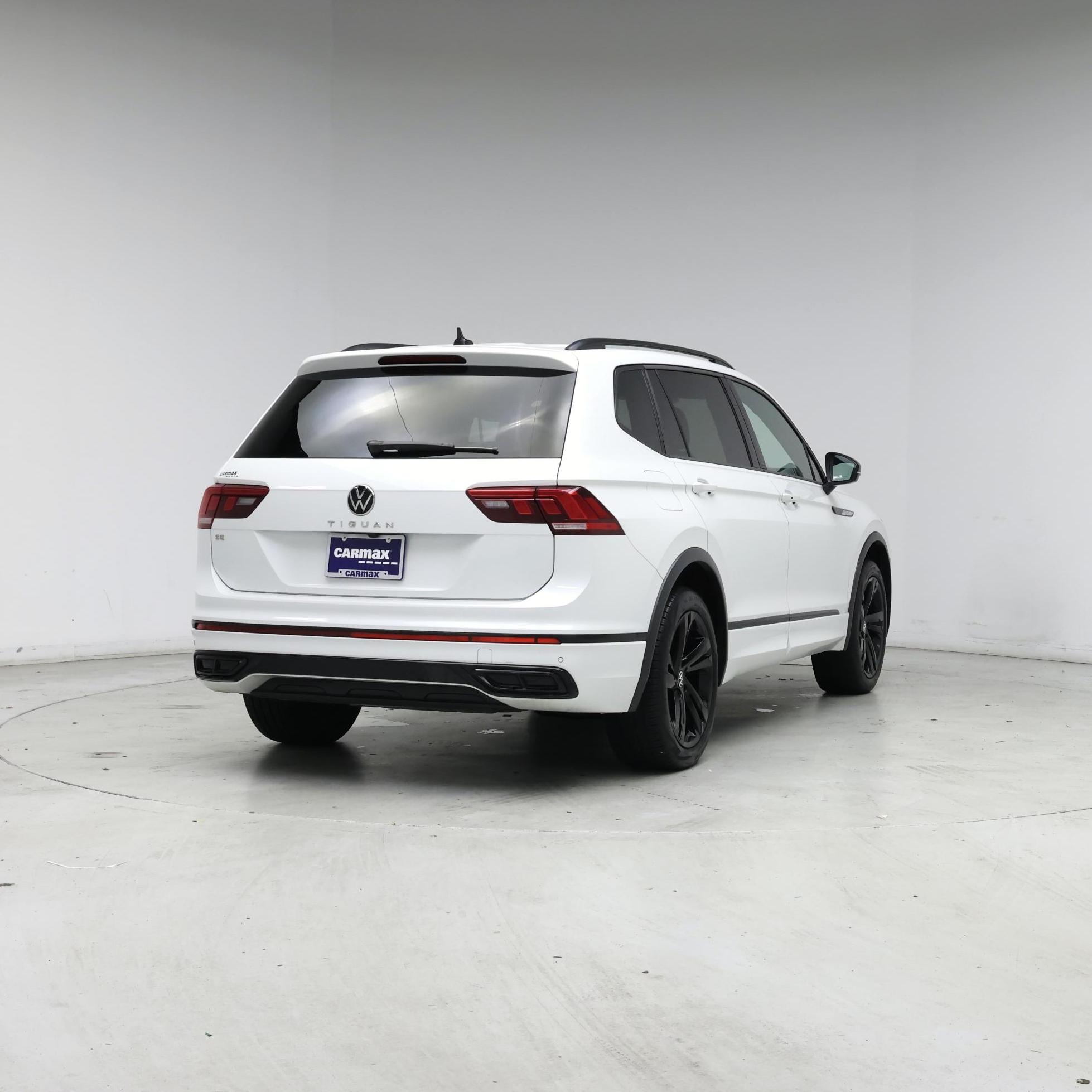 Thumbnail: 2023 Volkswagen Tiguan - 8