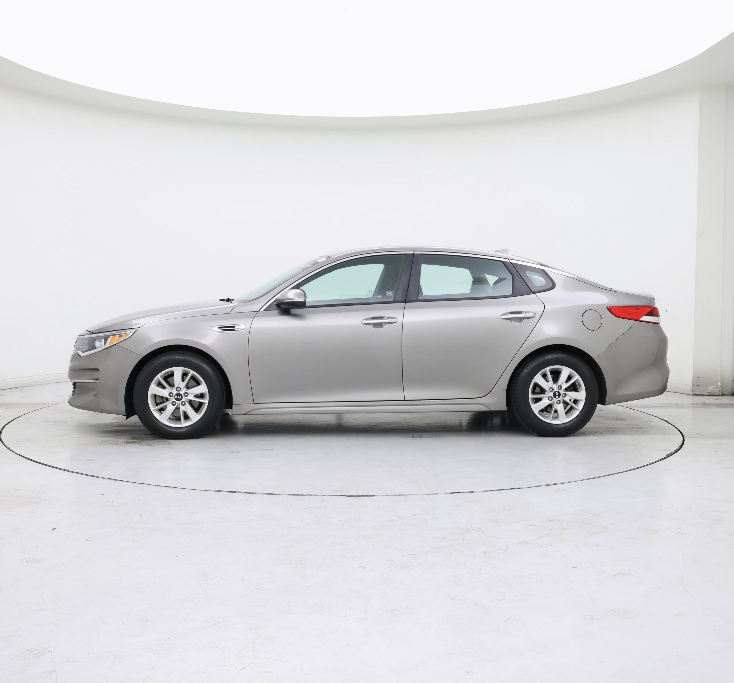 Thumbnail: 2016 Kia Optima - 3