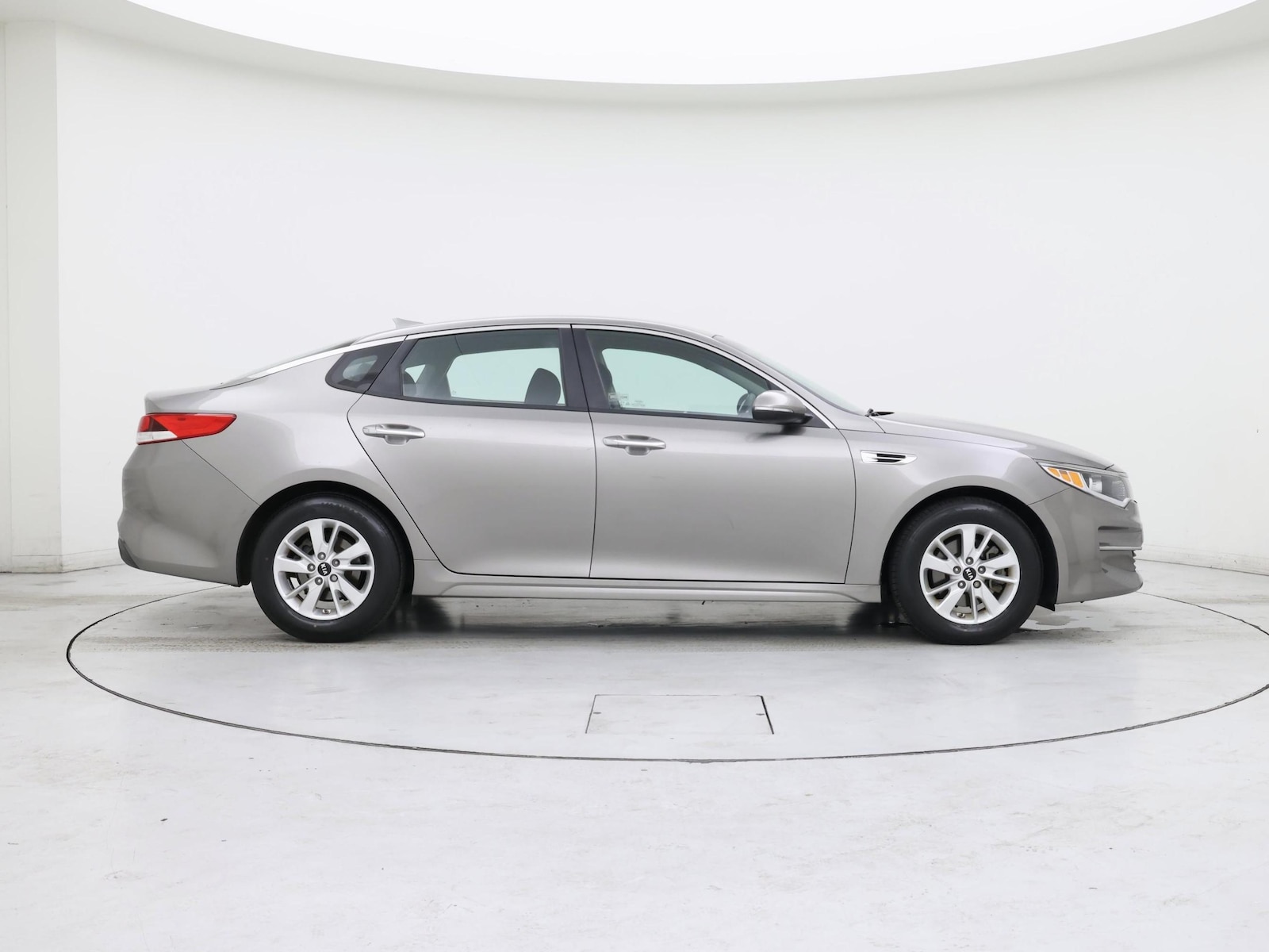 2016 Kia Optima LX - Photo 8