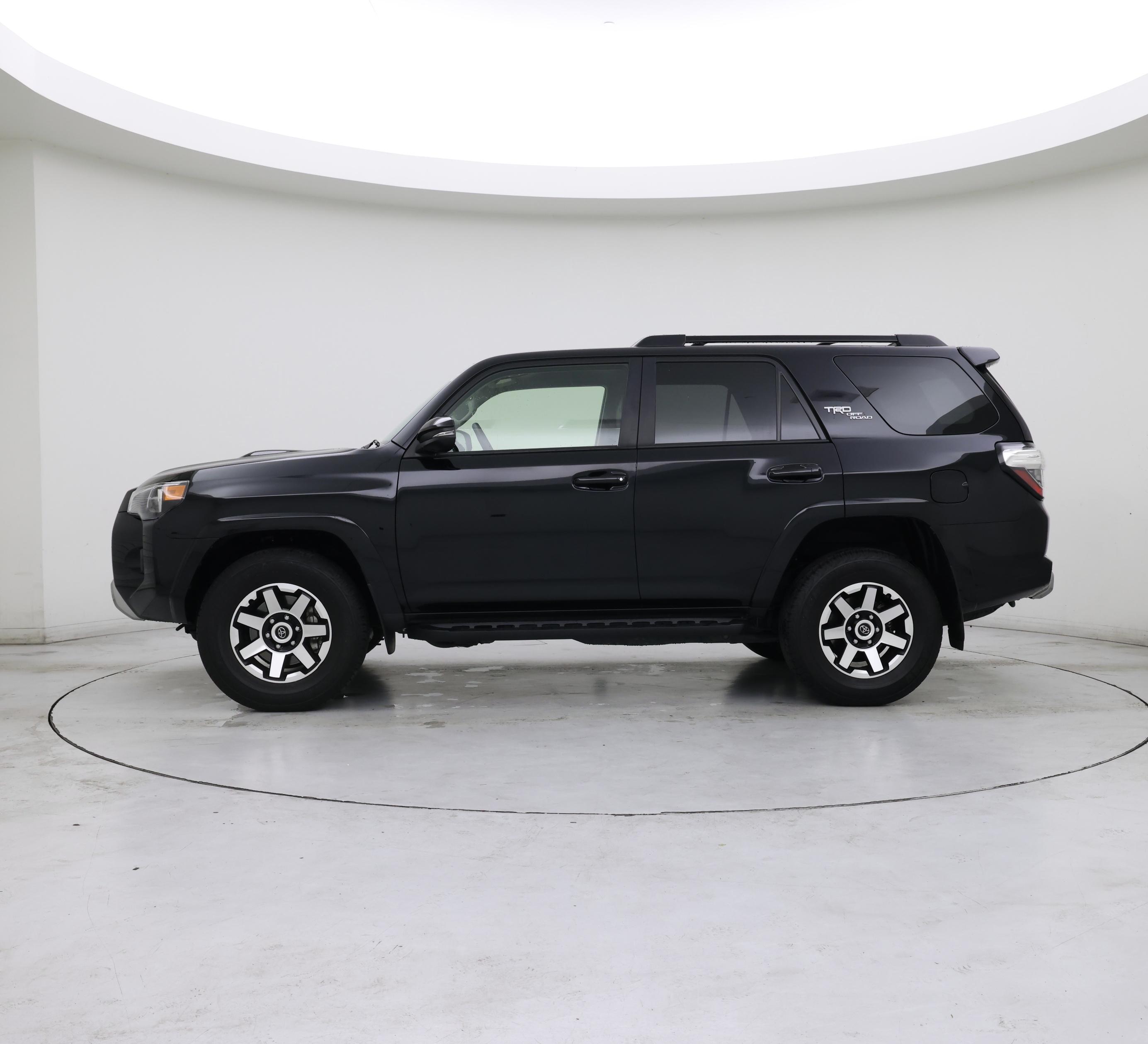 Thumbnail: 2022 Toyota 4Runner - 3