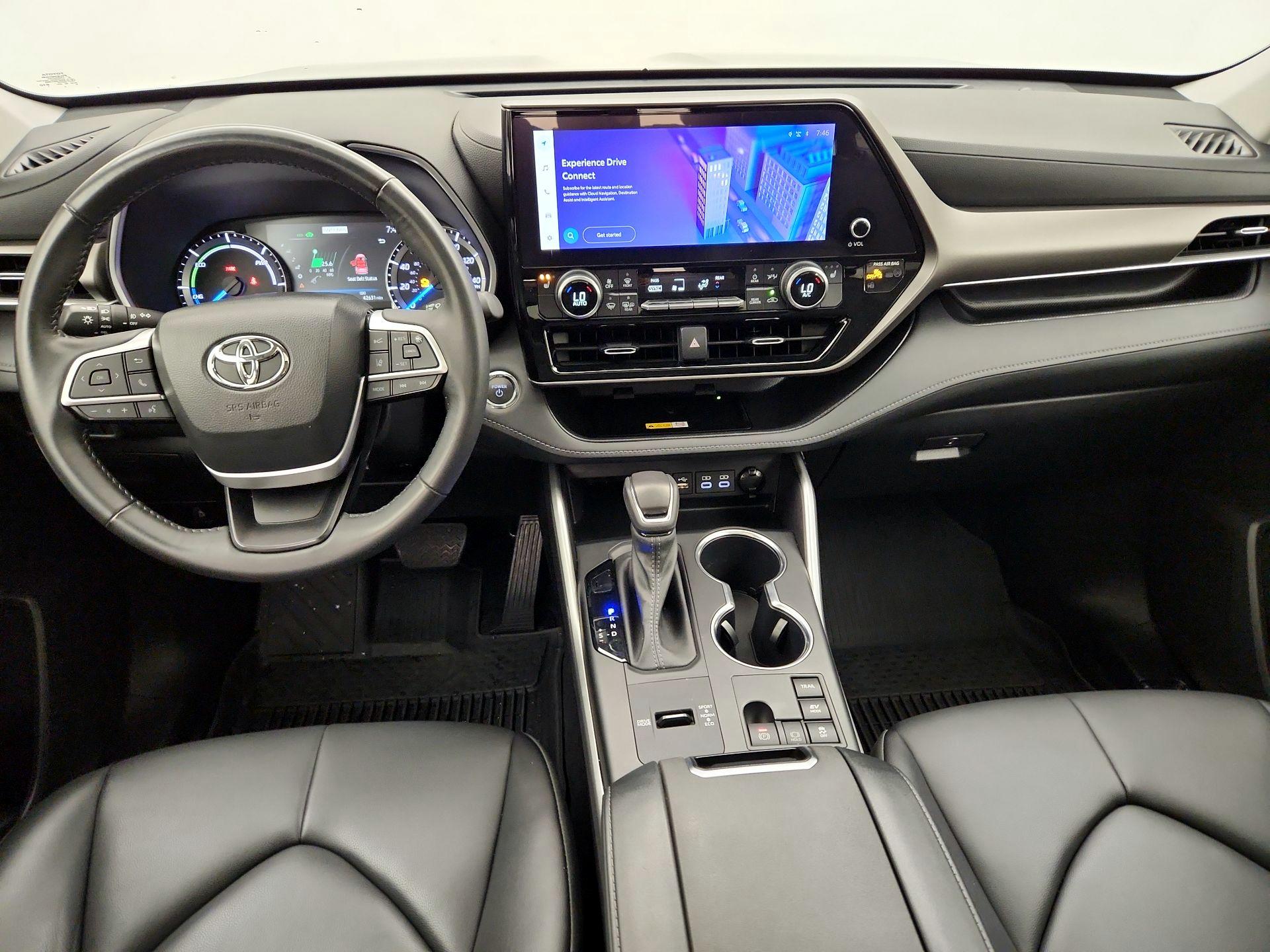 Thumbnail: 2023 Toyota Highlander - 9