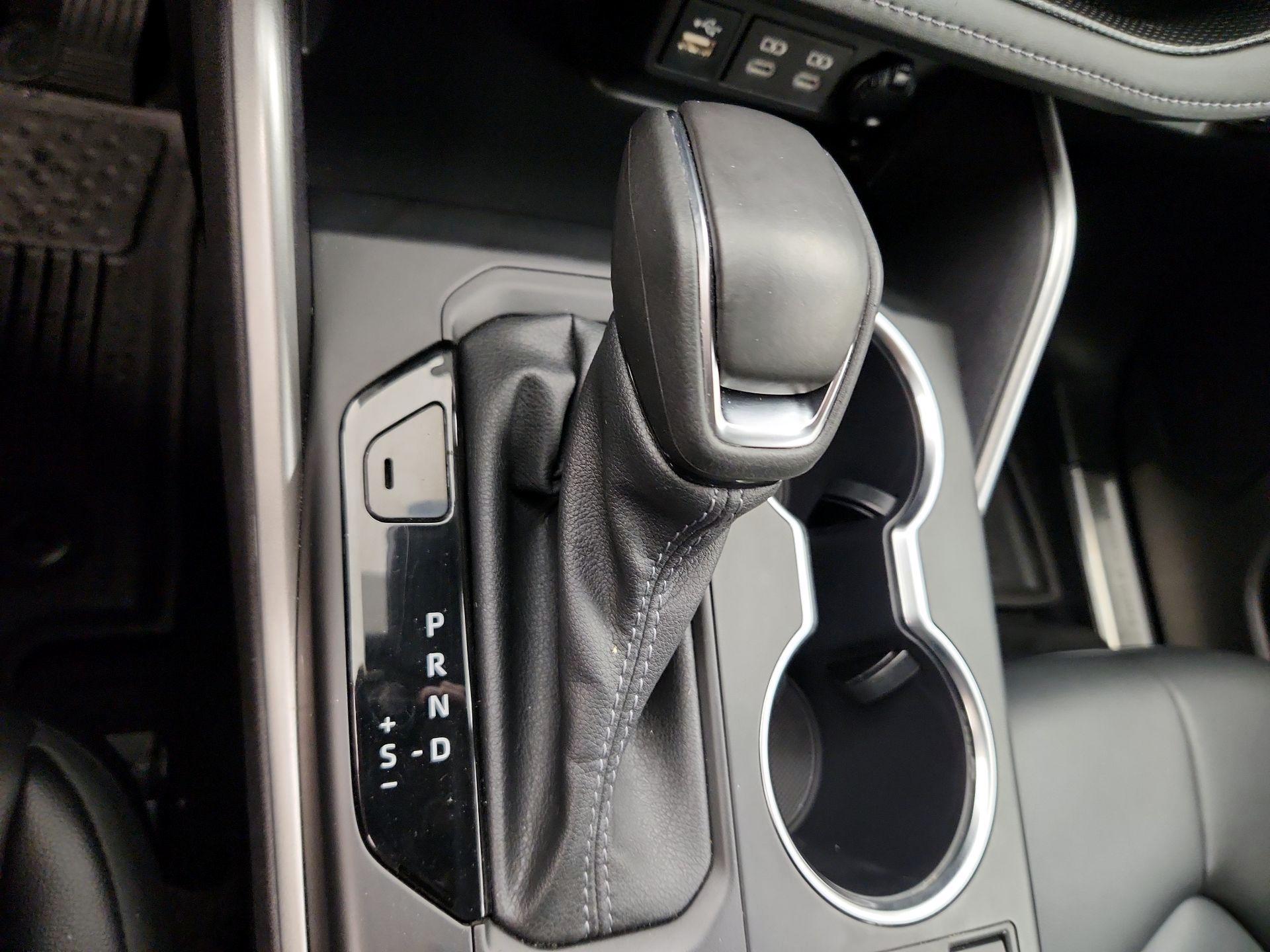 Thumbnail: 2023 Toyota Highlander - 17