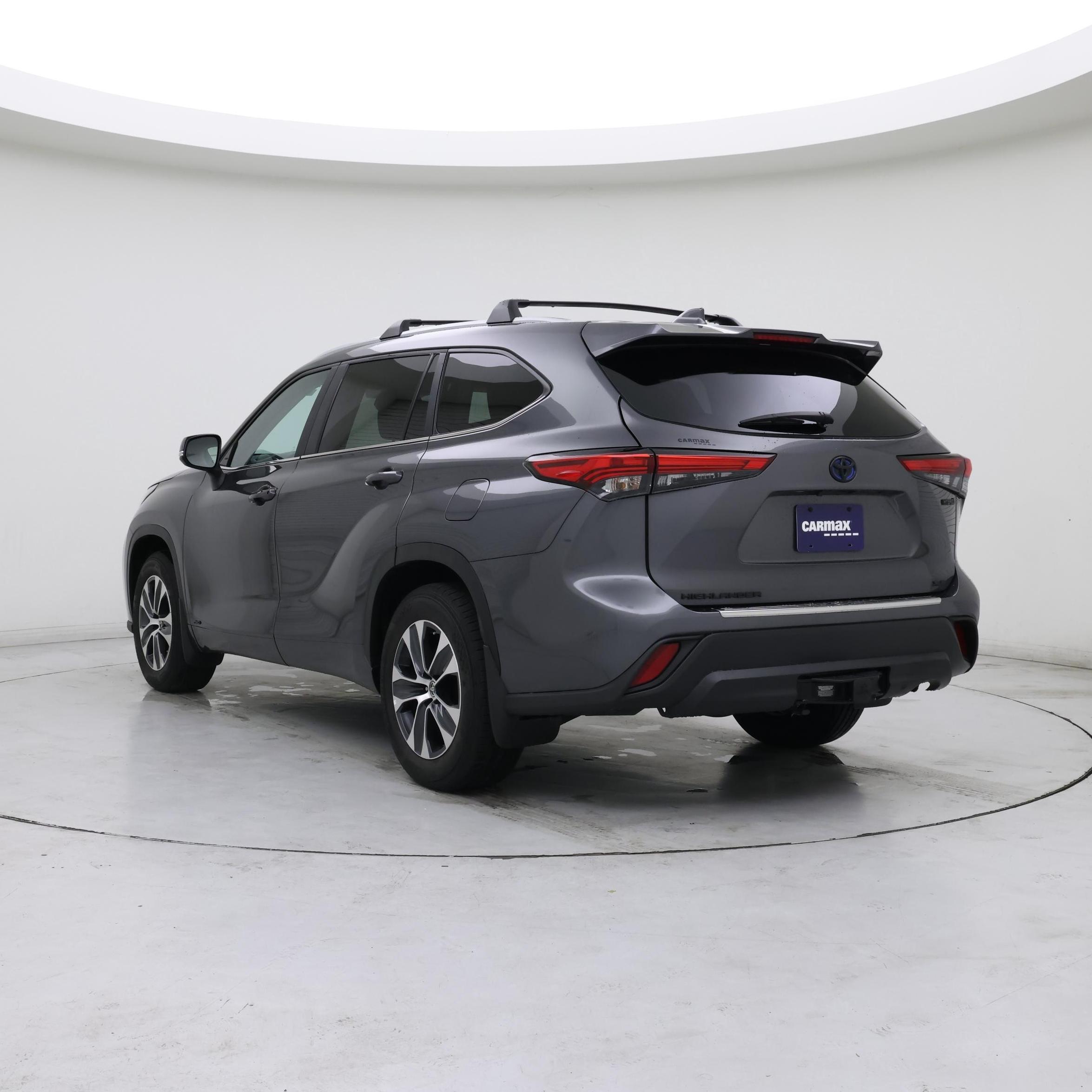 Thumbnail: 2023 Toyota Highlander - 2
