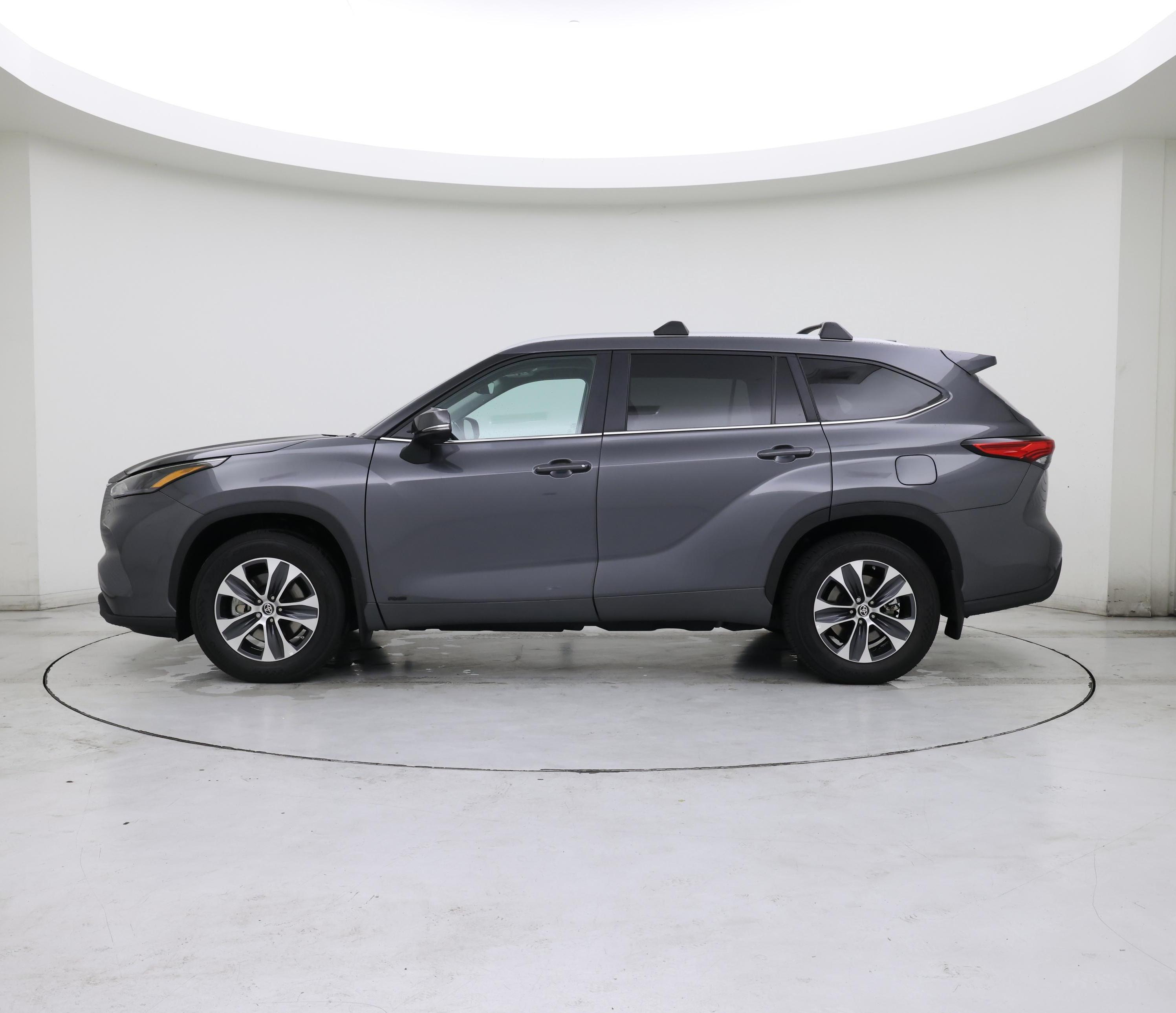Thumbnail: 2023 Toyota Highlander - 3