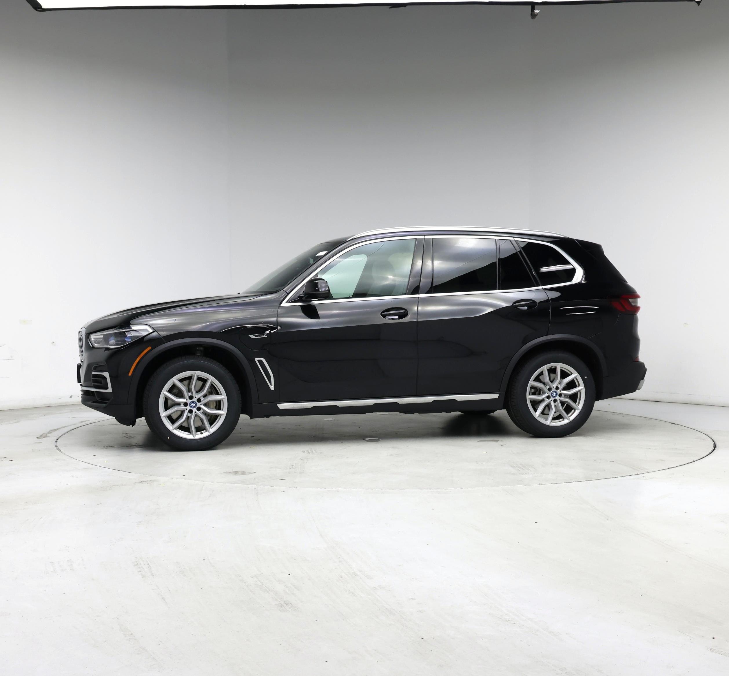 Thumbnail: 2023 BMW X5 - 3