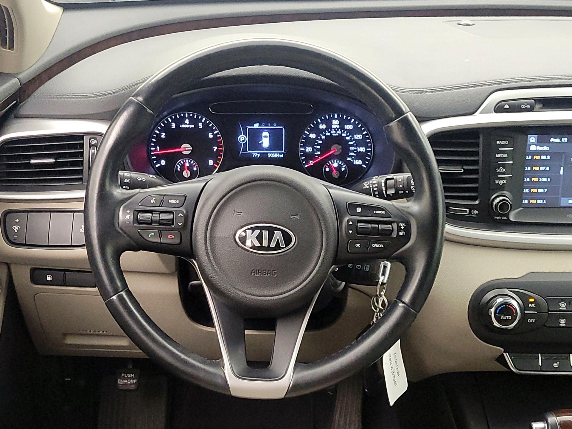 Thumbnail: 2017 Kia Sorento - 10