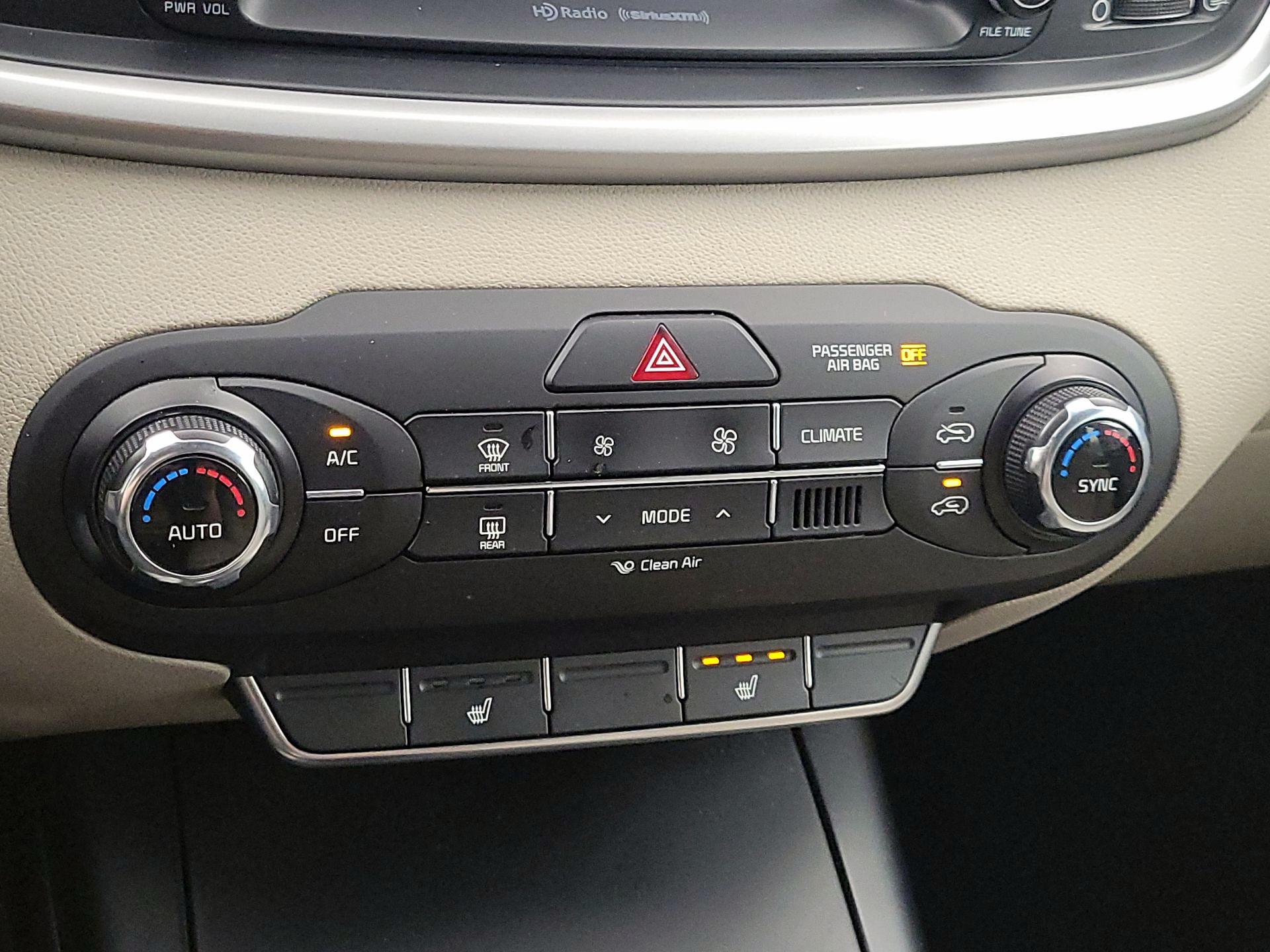 Thumbnail: 2017 Kia Sorento - 16