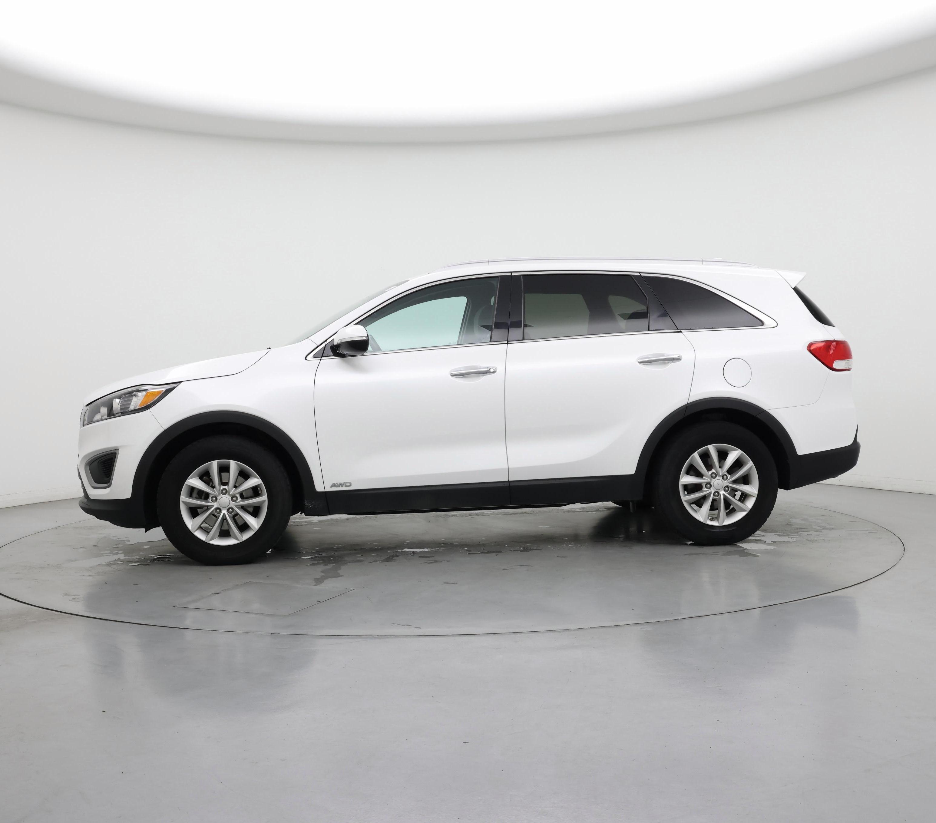 Thumbnail: 2017 Kia Sorento - 3