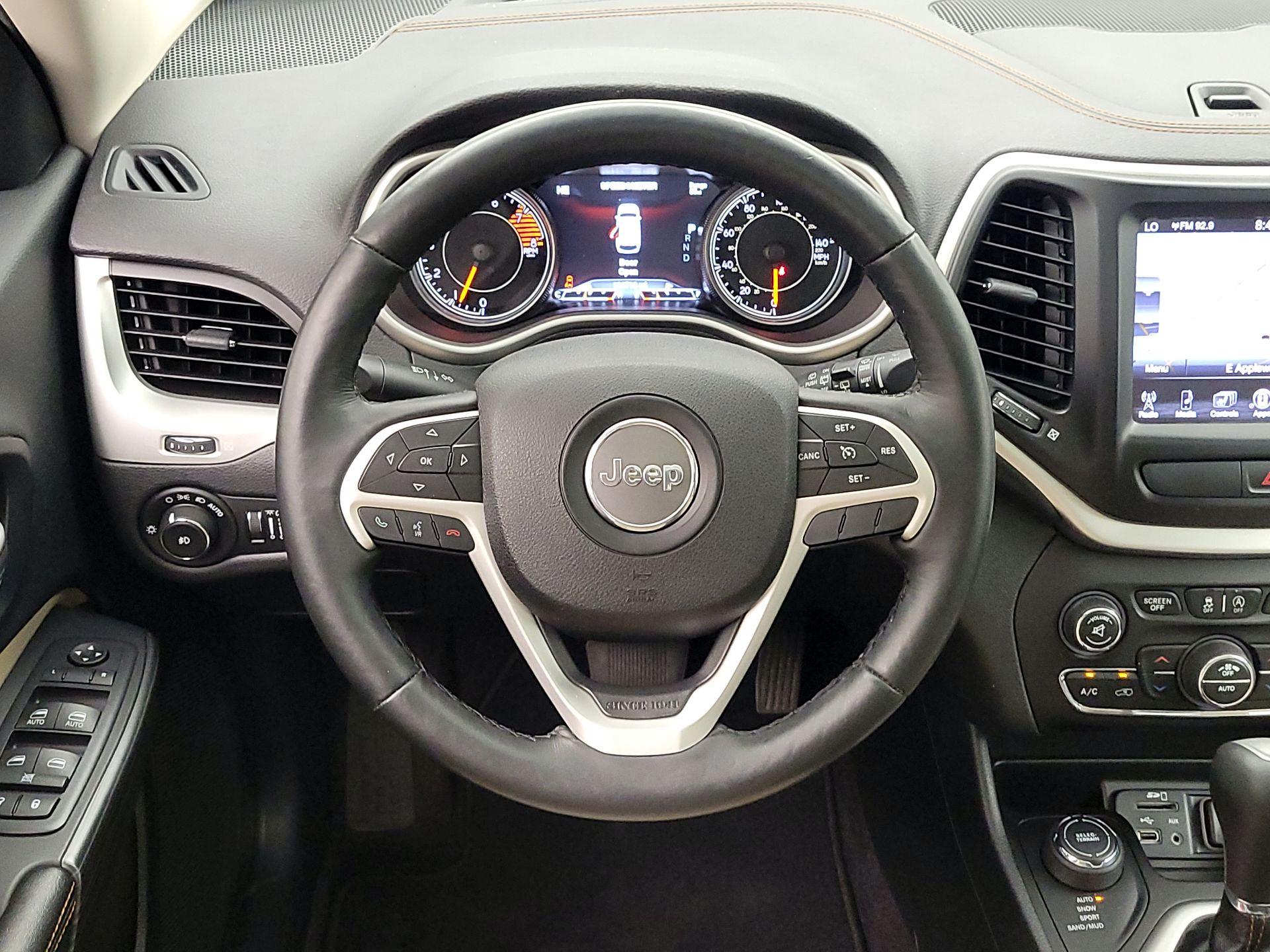 Thumbnail: 2016 Jeep Cherokee - 10