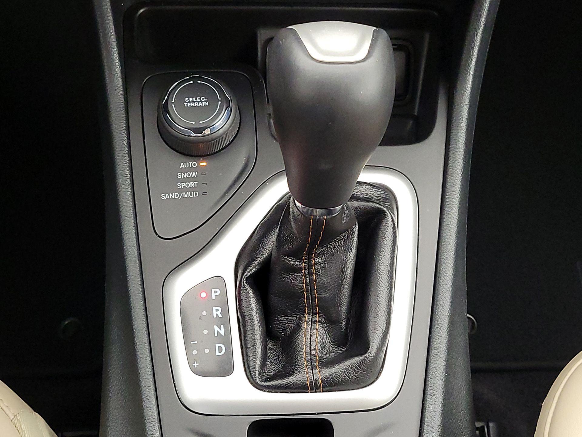 Thumbnail: 2016 Jeep Cherokee - 18