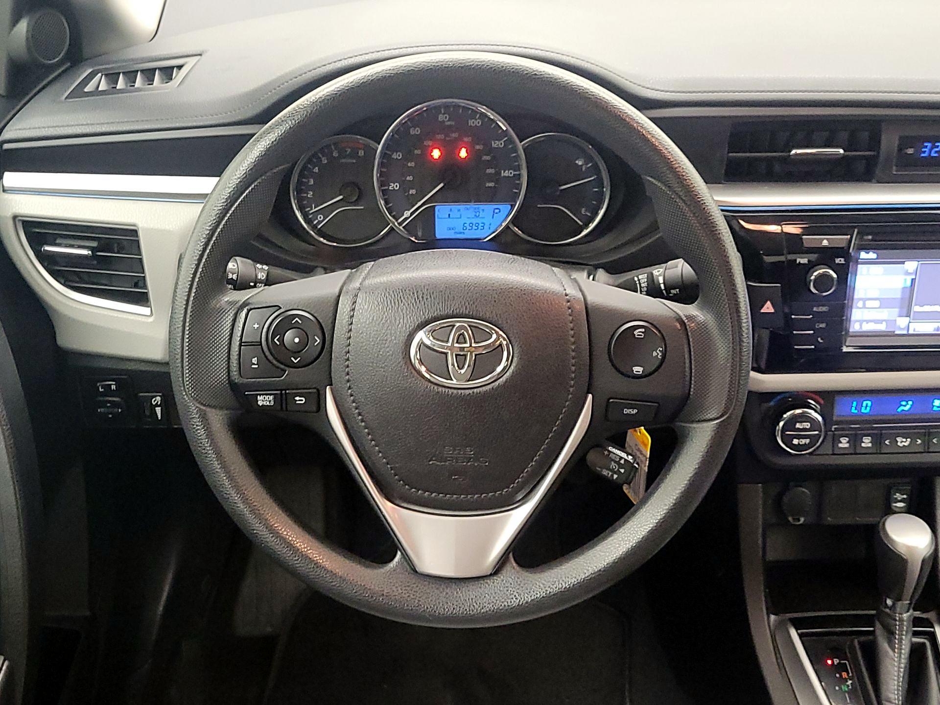 Thumbnail: 2015 Toyota Corolla - 10
