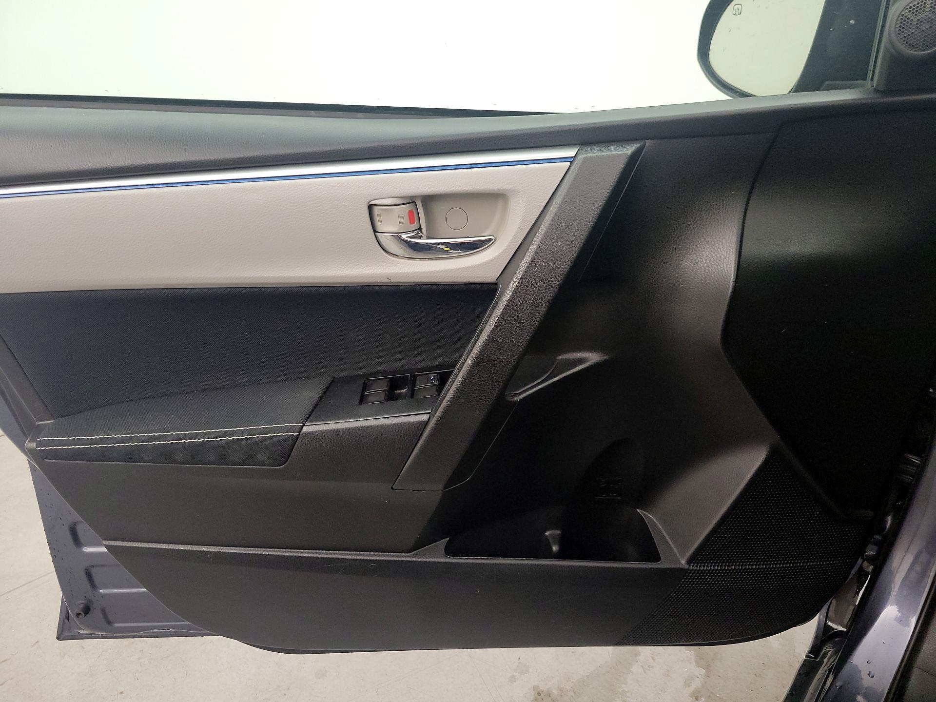 Thumbnail: 2015 Toyota Corolla - 12