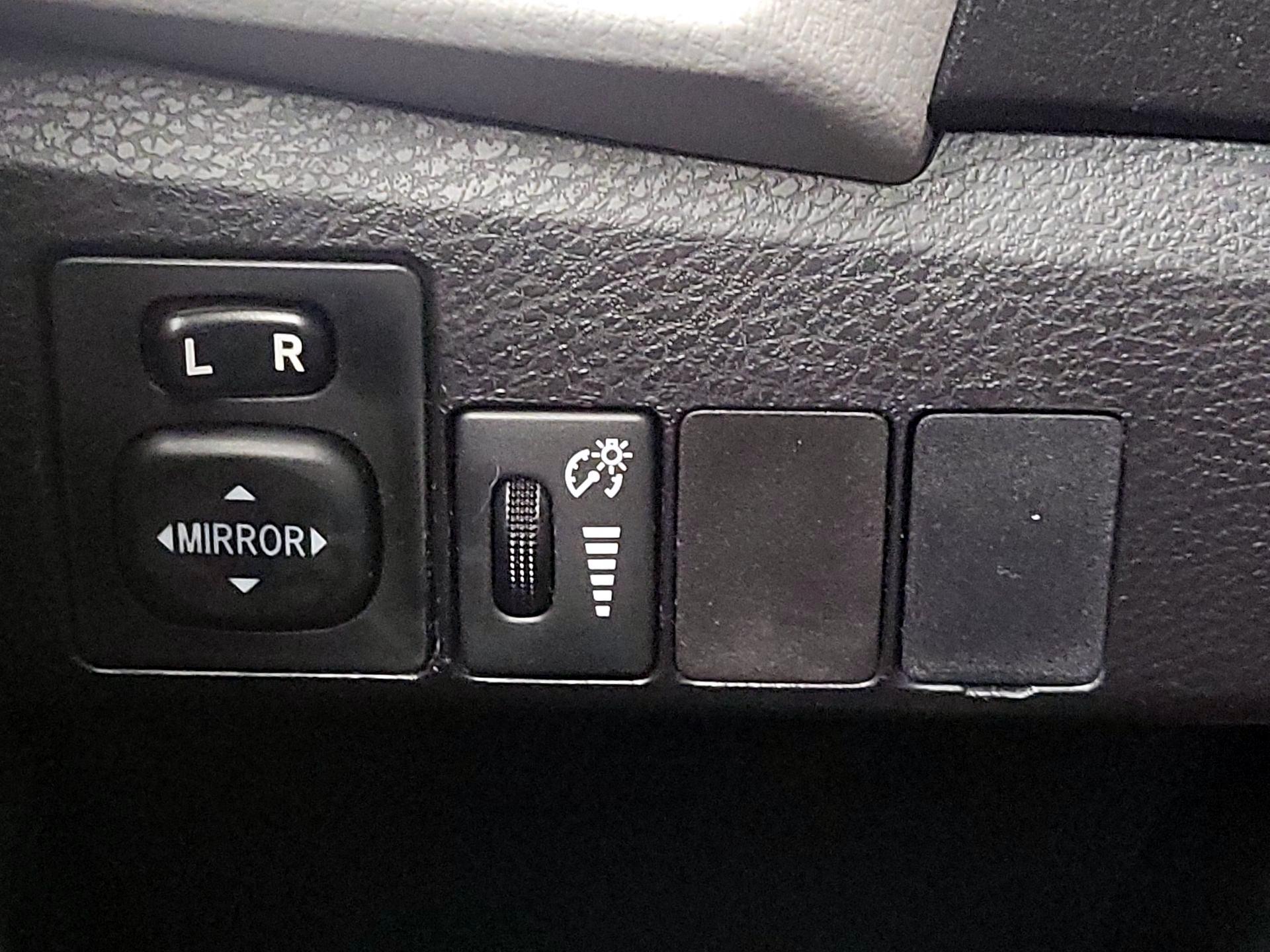 Thumbnail: 2015 Toyota Corolla - 13