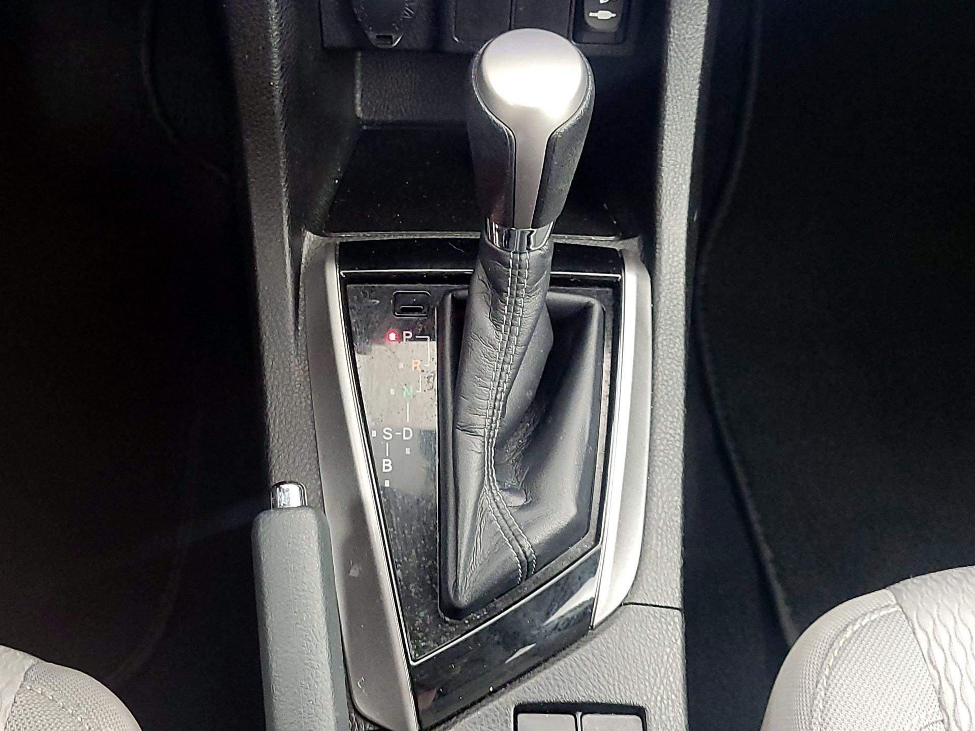 Thumbnail: 2015 Toyota Corolla - 17