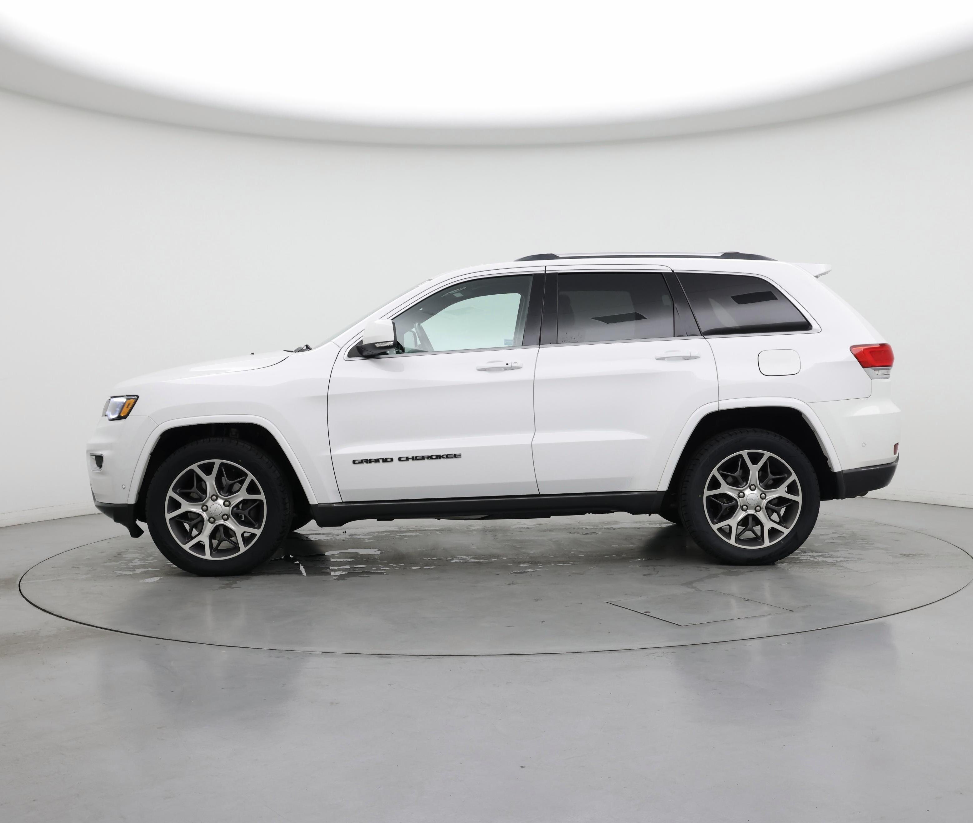 Thumbnail: 2018 Jeep Grand Cherokee - 3