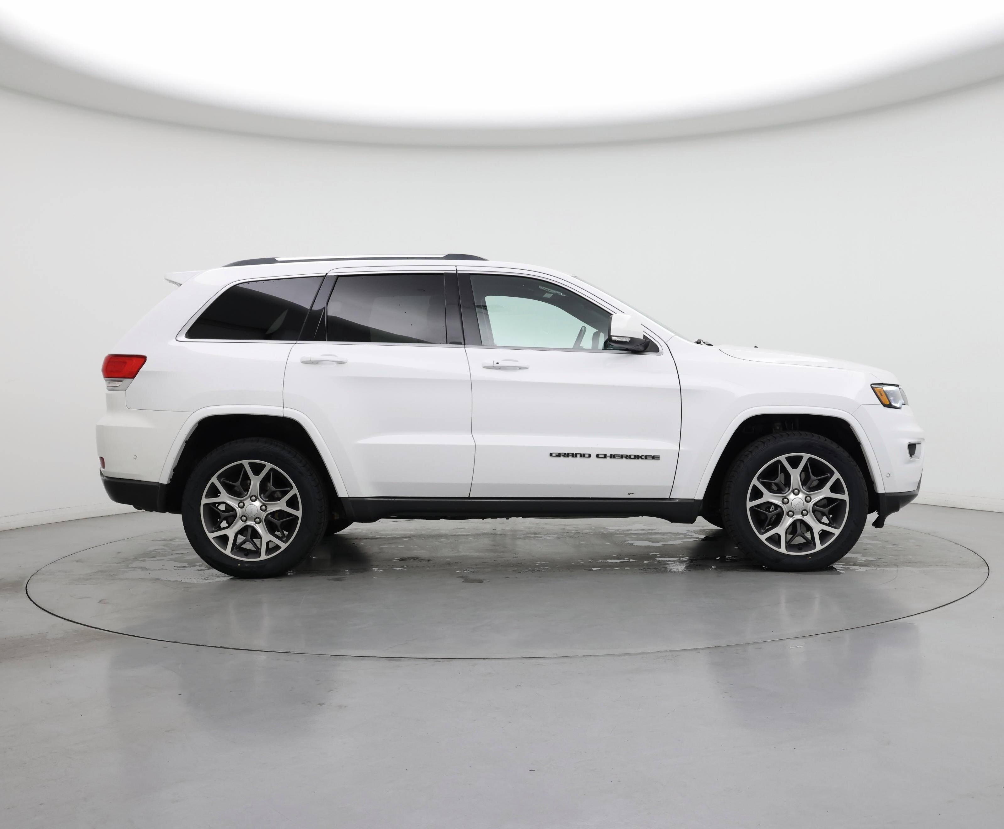 Thumbnail: 2018 Jeep Grand Cherokee - 7