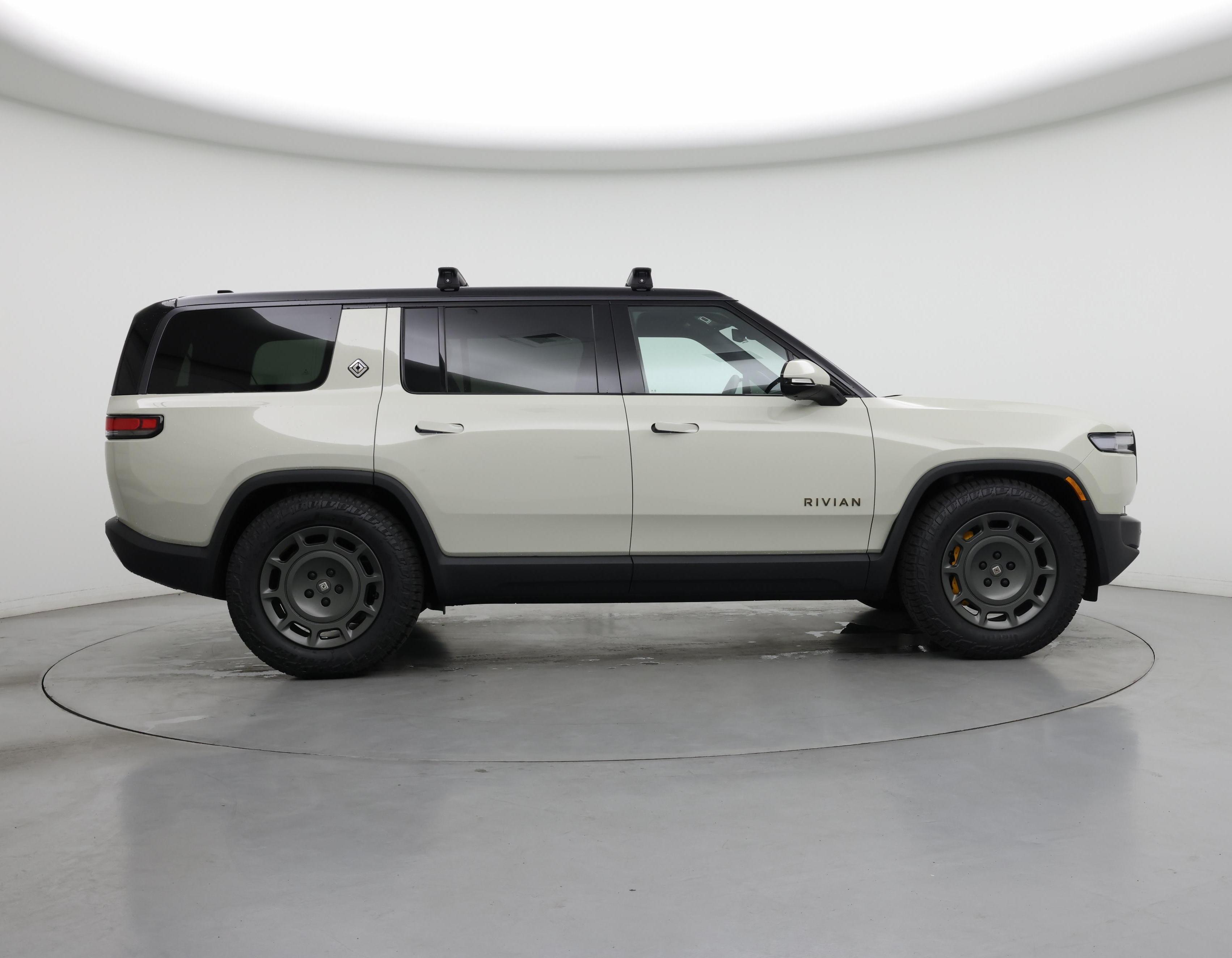 Thumbnail: 2025 Rivian R1S - 7