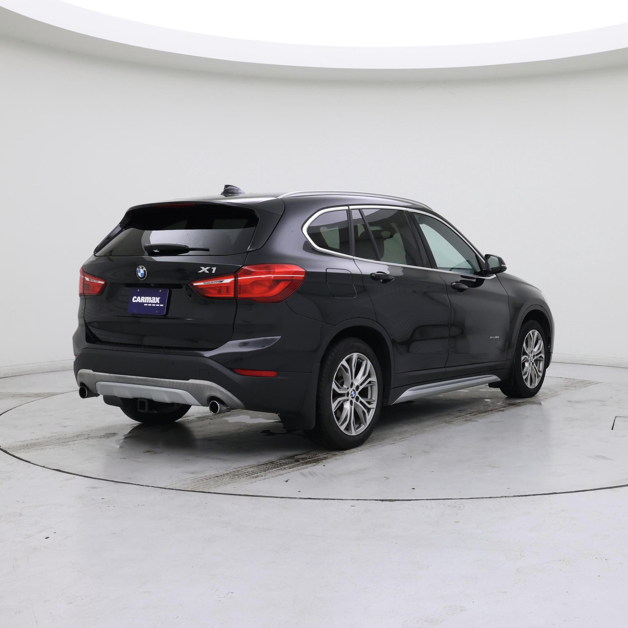 Thumbnail: 2017 BMW X1 - 8